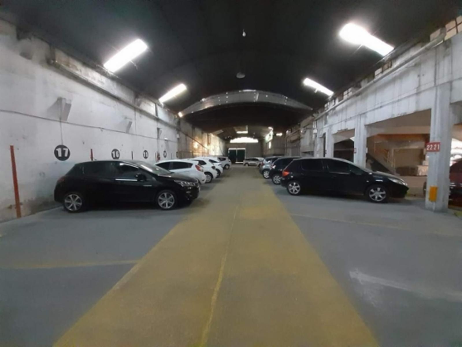ALQUILO COCHERAS EN BARRIO COFICO PROXIMO AL CENTRO DE LA CIUDAD - ESTADIAS O MENSUAL - 2