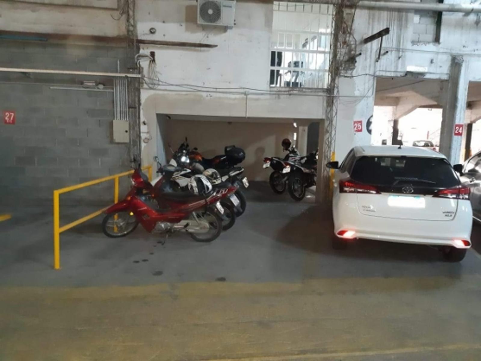 ALQUILO COCHERAS EN BARRIO COFICO PROXIMO AL CENTRO DE LA CIUDAD - ESTADIAS O MENSUAL - 7