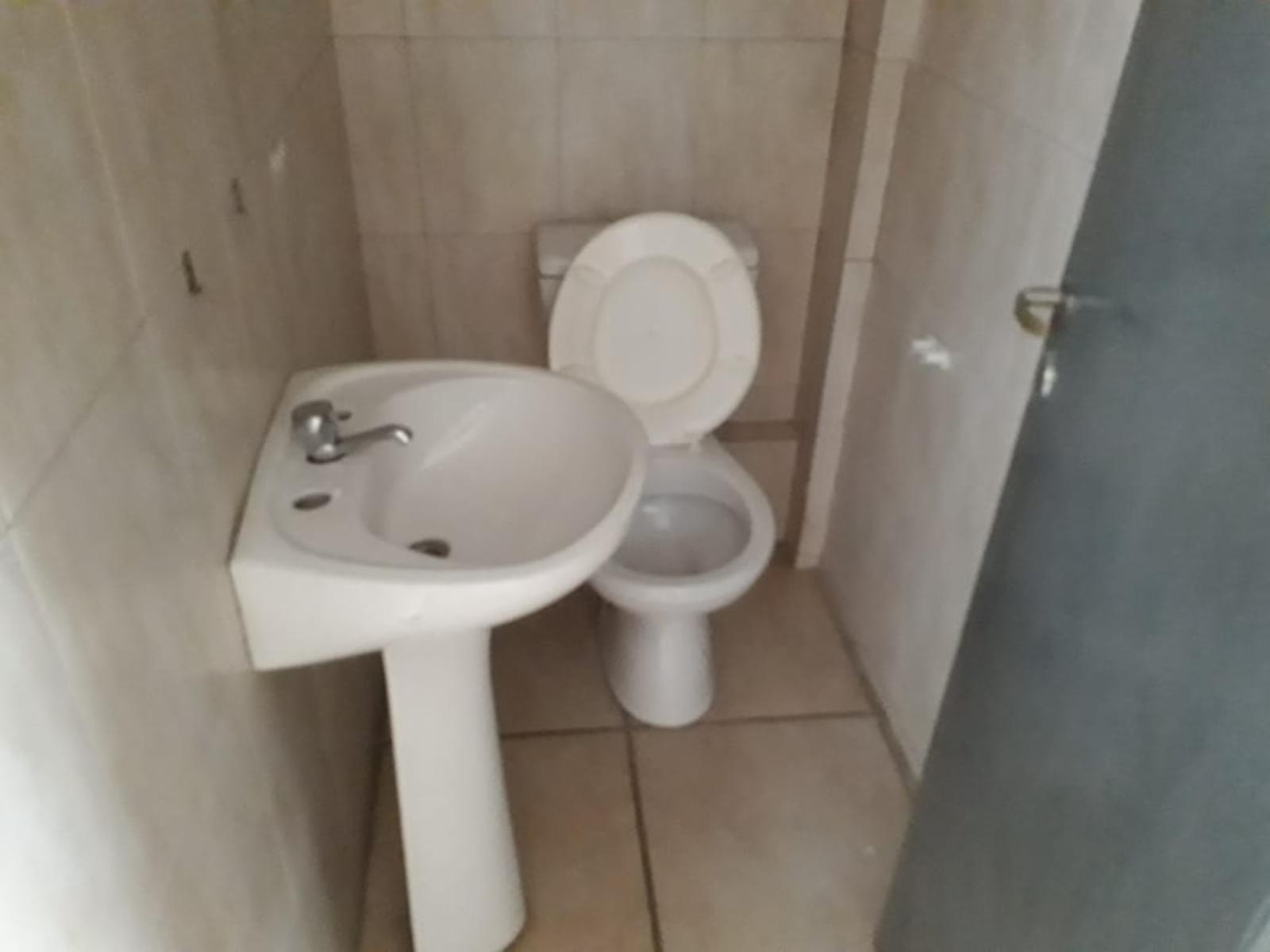 ALQUILER LOCAL COMERCIAL ARGUELLO RECTA MARTINOLLI APTO CONSULTORIOS - 13