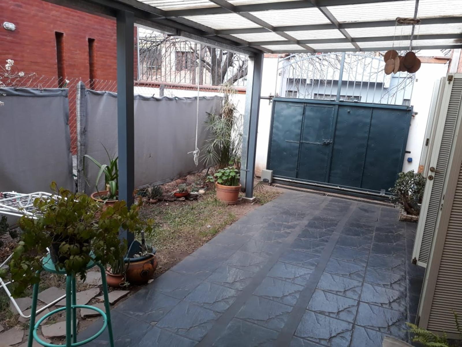 VENTA DUPLEX 3 DORMITORIOS BARRIO ALBERDI — foto 9