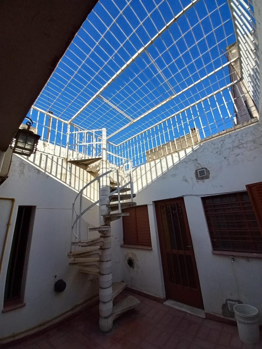 ALQUILER CASA 3 DORMITORIOS BARRIO CENTRO CON PATIO Y TERRAZA - 2
