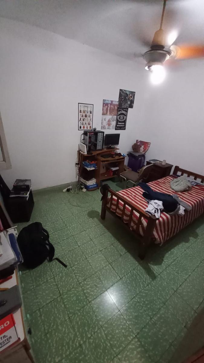 VENTA CASA 2 DORMITORIOS MAS DEPARTAMENTO BARRIO CIUDADELA A METROS DE VELEZ SARSFIELD — foto 2
