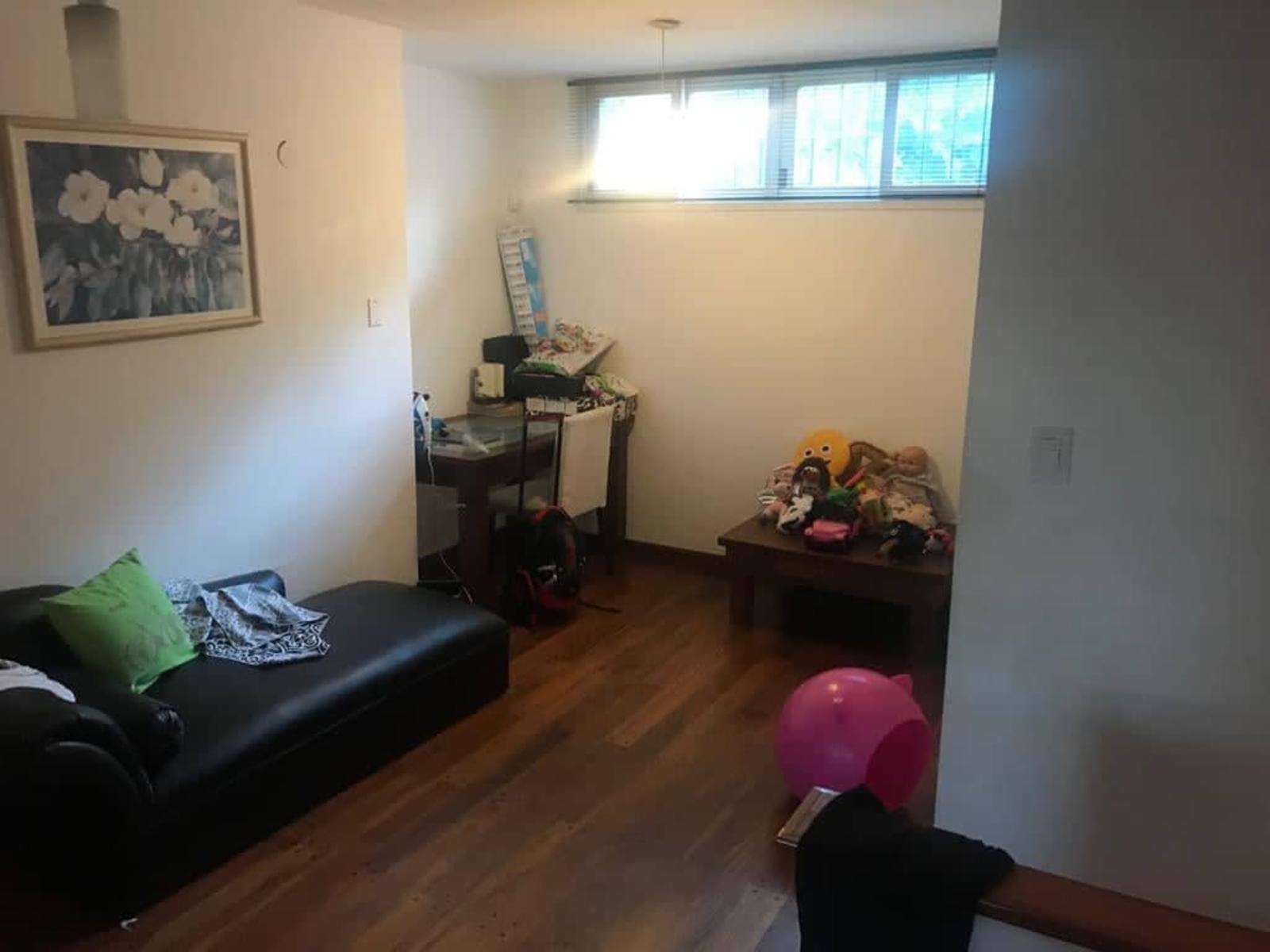 EXCELENTE CASA 6 AMBIENTES, EN 3 PLANTAS, C/ COCHERA, V. BALLESTER — foto 9