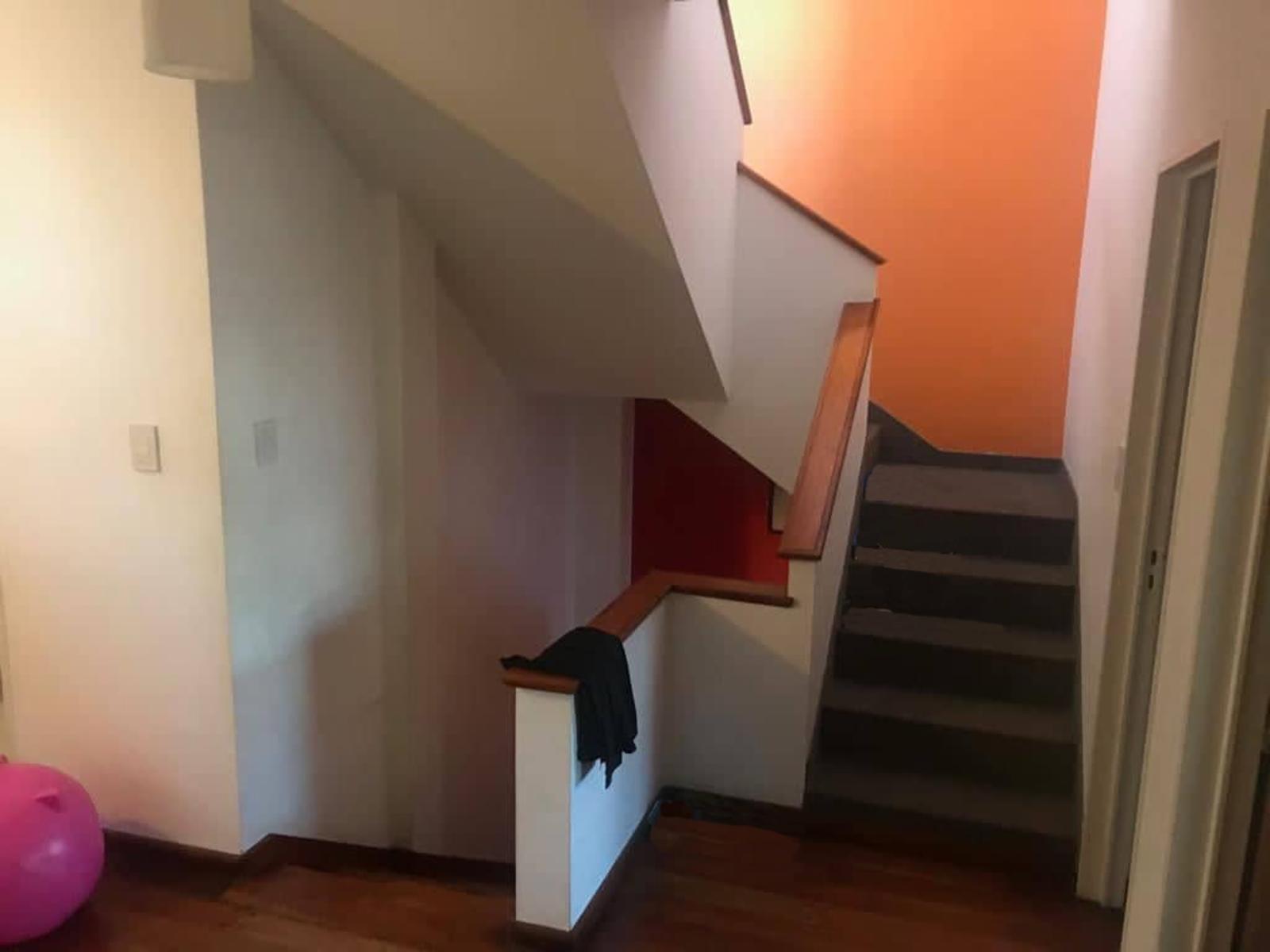 EXCELENTE CASA 6 AMBIENTES, EN 3 PLANTAS, C/ COCHERA, V. BALLESTER — foto 15