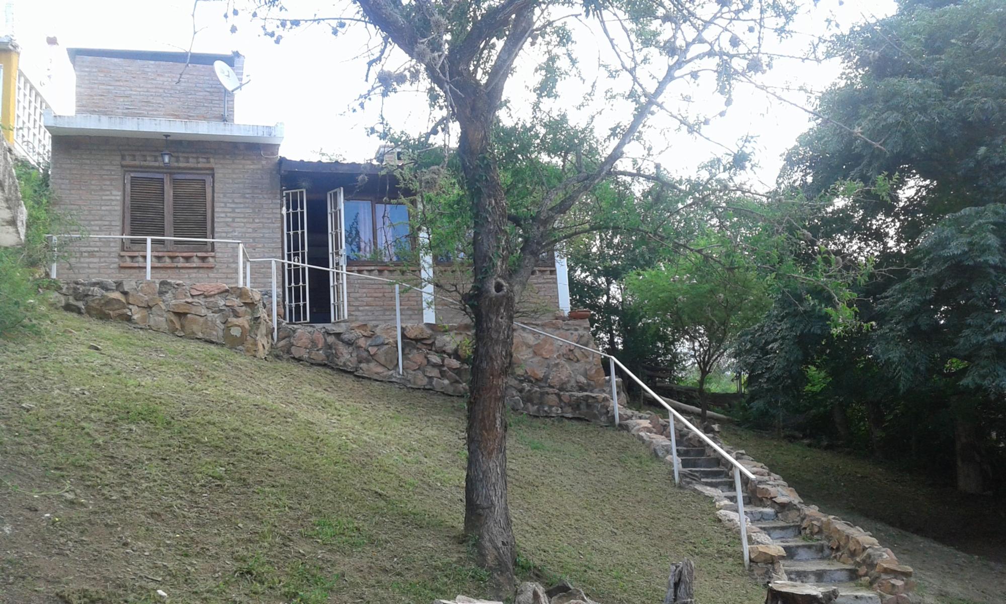 VENTA LOTE CON 2 CASAS DE DOS AMBIENTES, BIALET MASSE, CORDOBA — foto 3