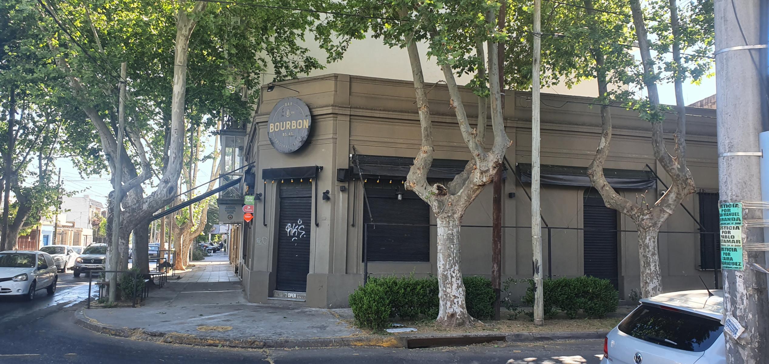 EXCELENTE Y AMPLIO LOCAL EN VENTA EN V. BALLESTER CENTRO — foto 3