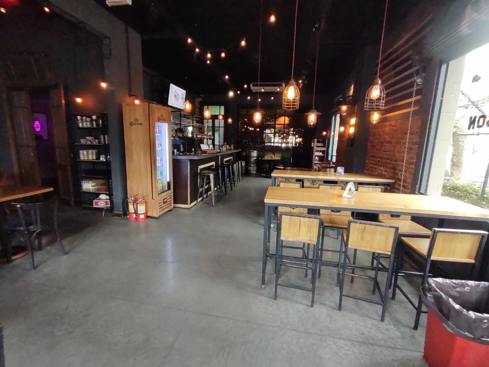 EXCELENTE Y AMPLIO LOCAL EN VENTA EN V. BALLESTER CENTRO — foto 6