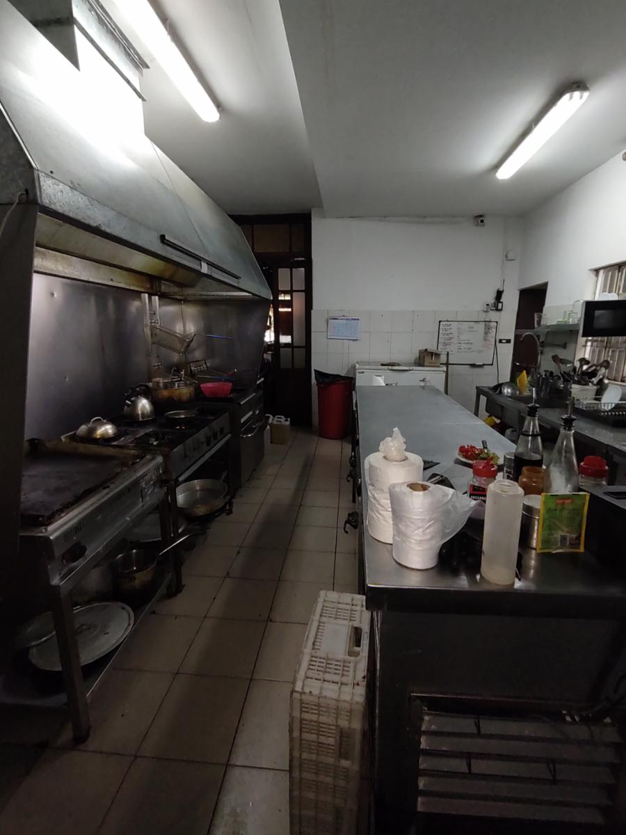 EXCELENTE Y AMPLIO LOCAL EN VENTA EN V. BALLESTER CENTRO — foto 10