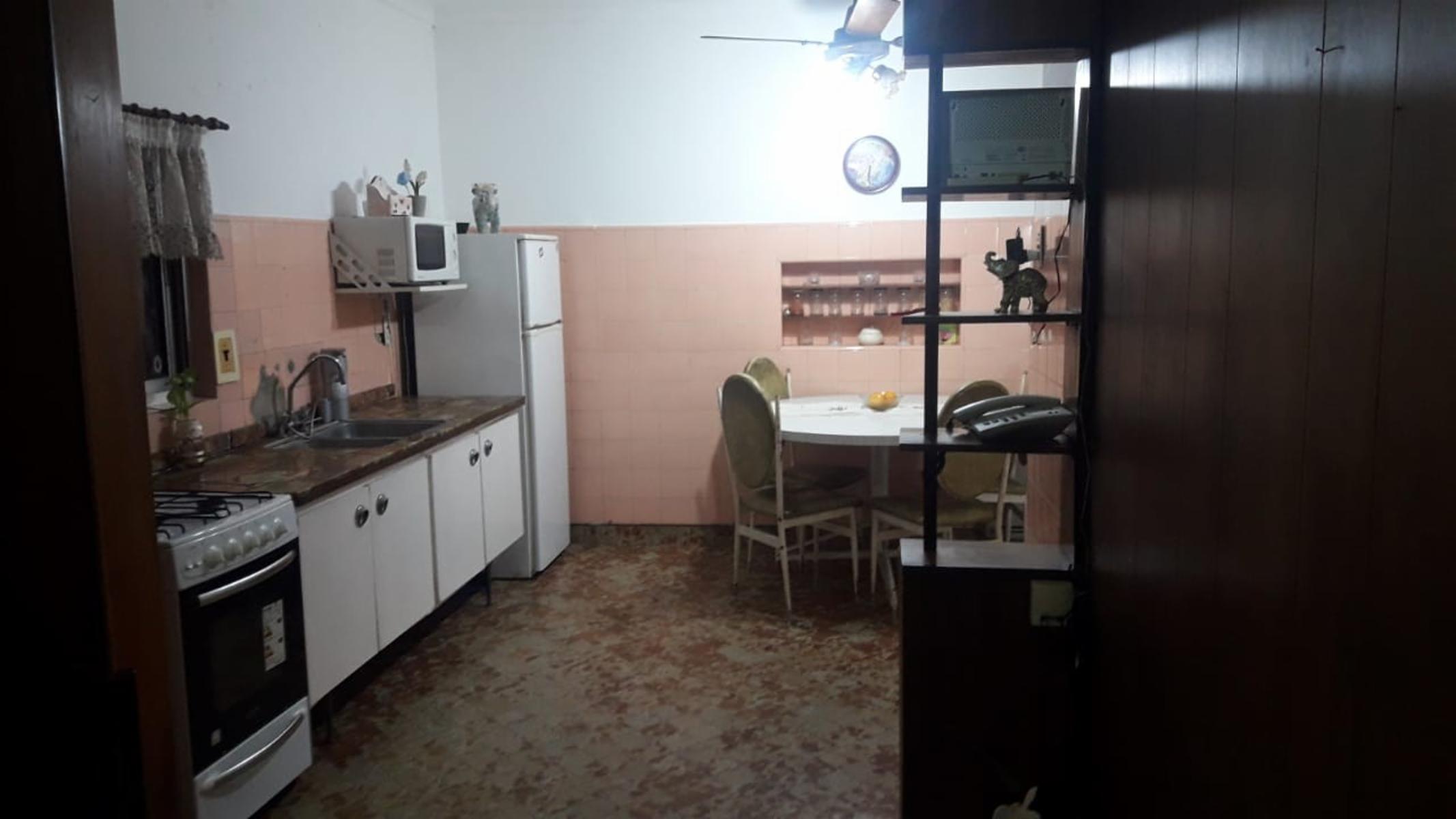 VENTA HERMOSA CASA EN LOTE PROPIO 2 AMB C/COCHERA, J. L. SUAREZ — foto 3