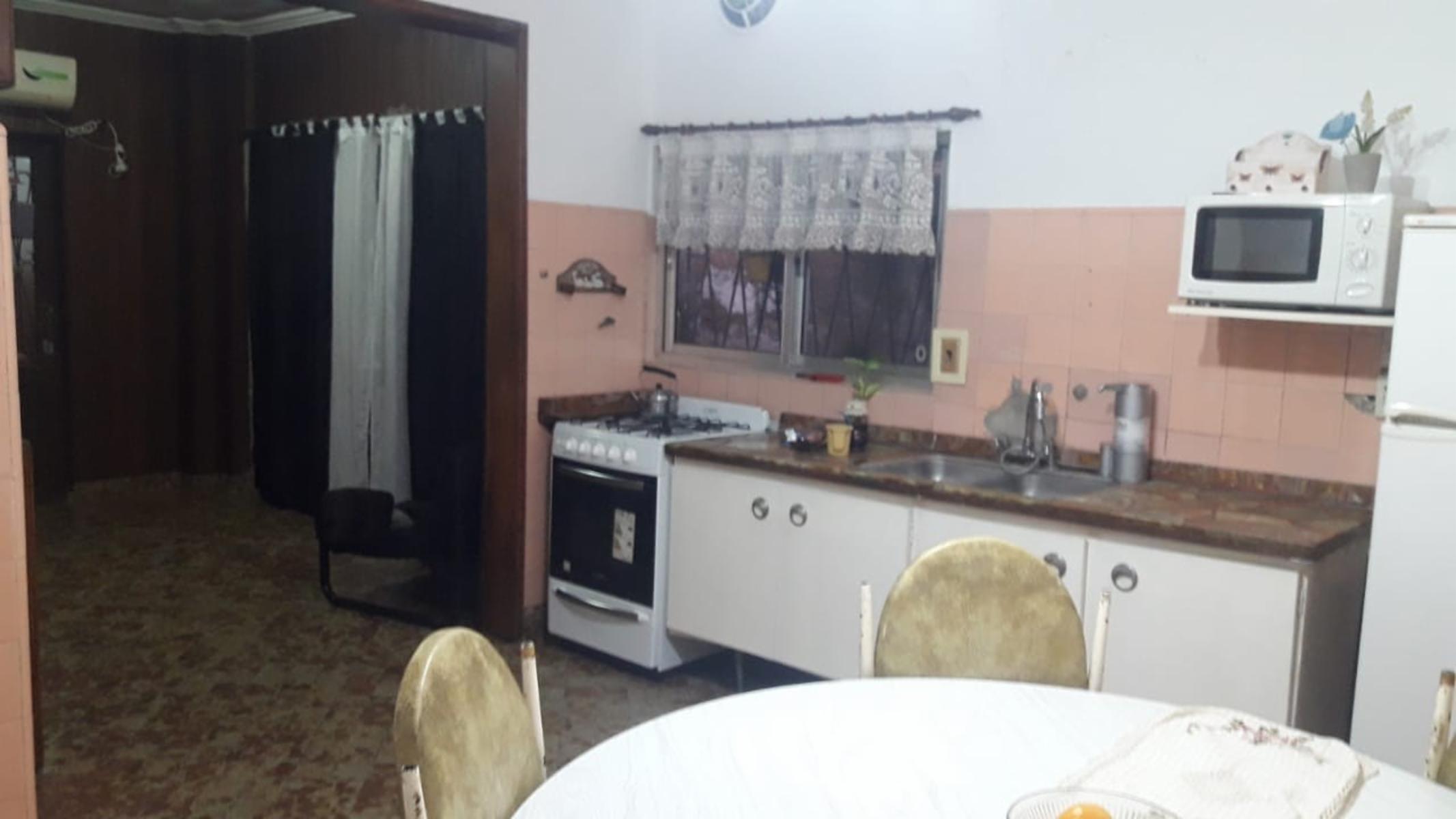 VENTA HERMOSA CASA EN LOTE PROPIO 2 AMB C/COCHERA, J. L. SUAREZ — foto 6