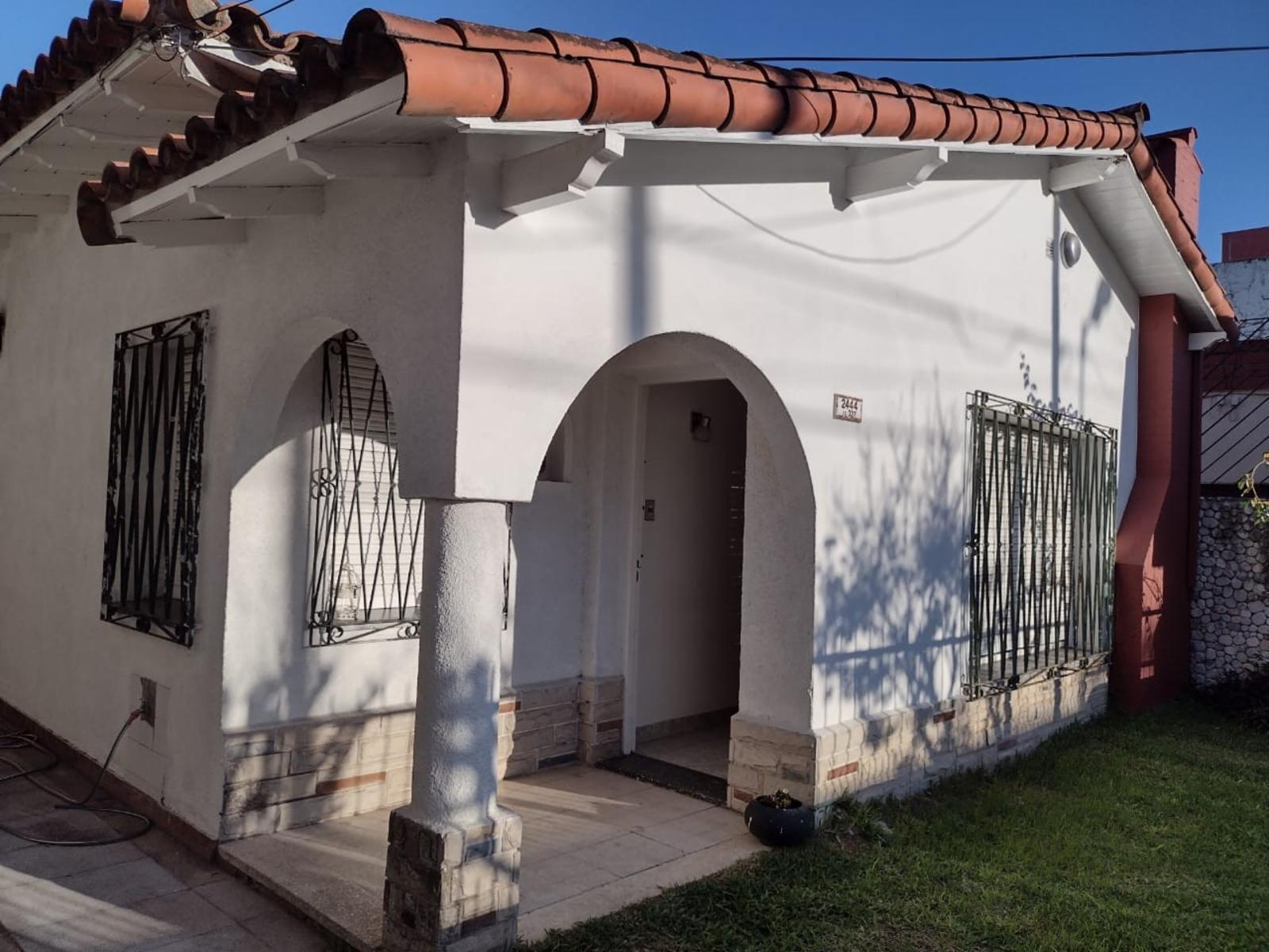 VENTA HERMOSA CASA EN LOTE PROPIO 2 AMB C/COCHERA, J. L. SUAREZ — foto 11