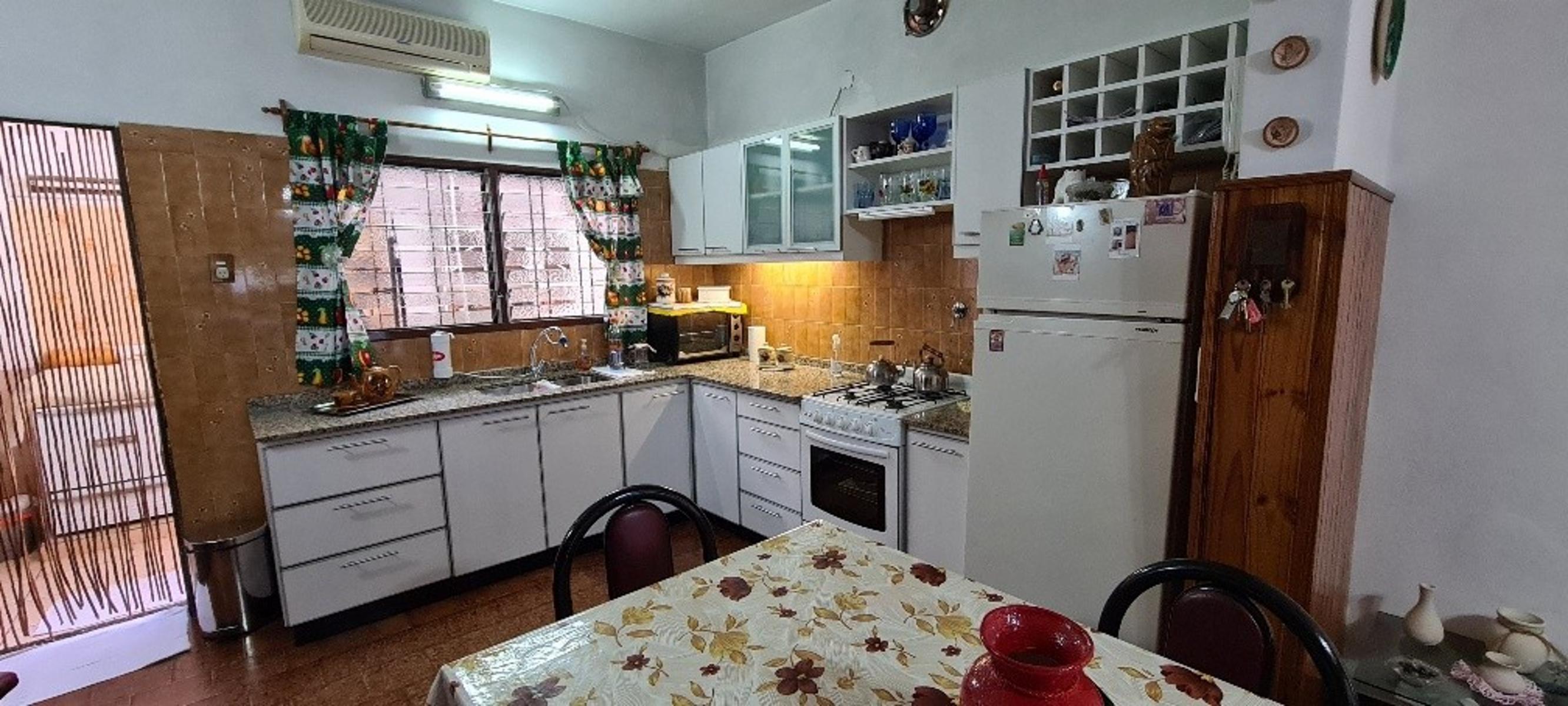 VENTA VIVIENDA MULTIFAMILIAR EN ZONA CHILAVERT — foto 3