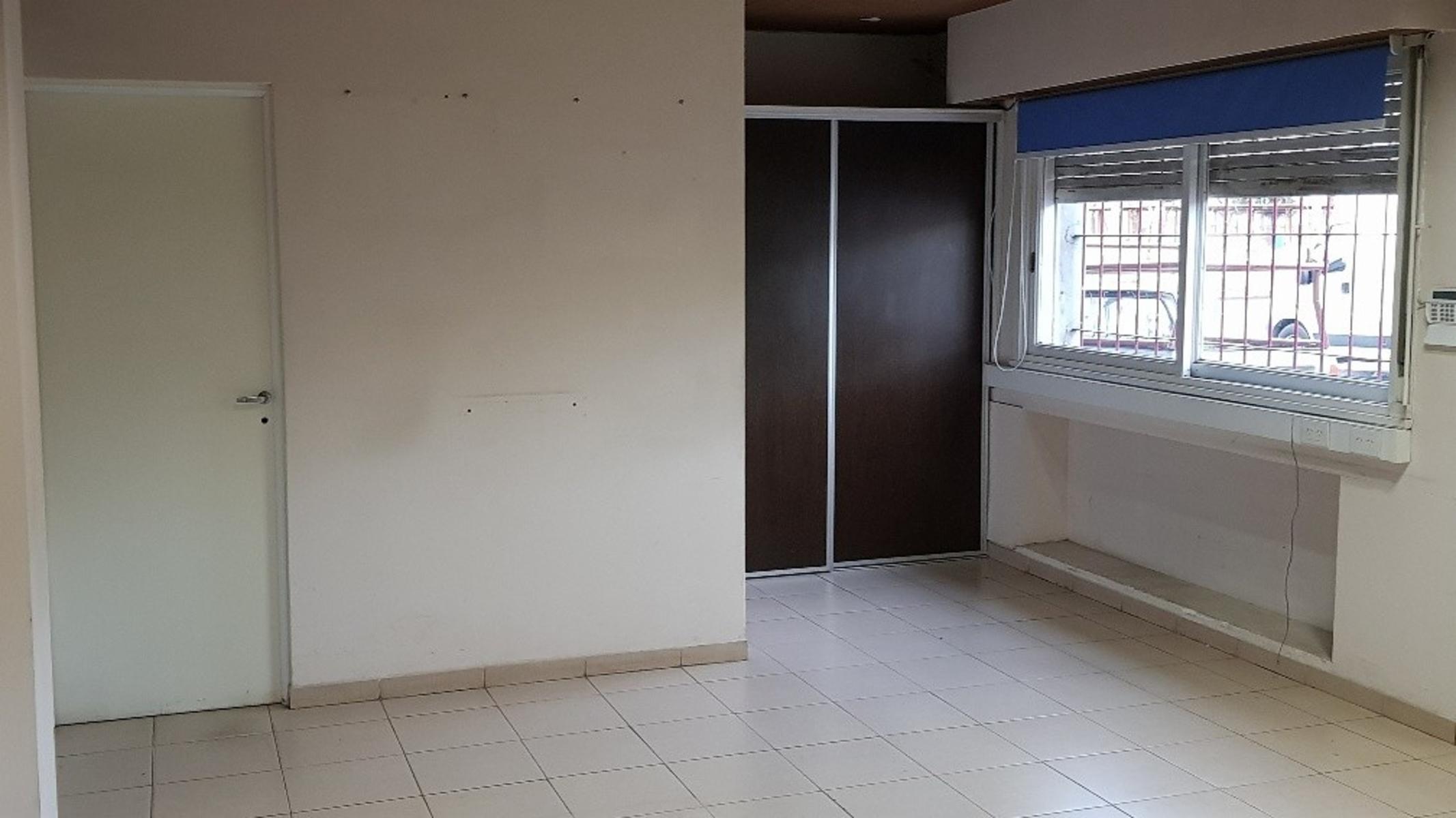 VENTA, 2 GALPONES EN MUY BUENA ZONA DE V. BALLESTER — foto 5