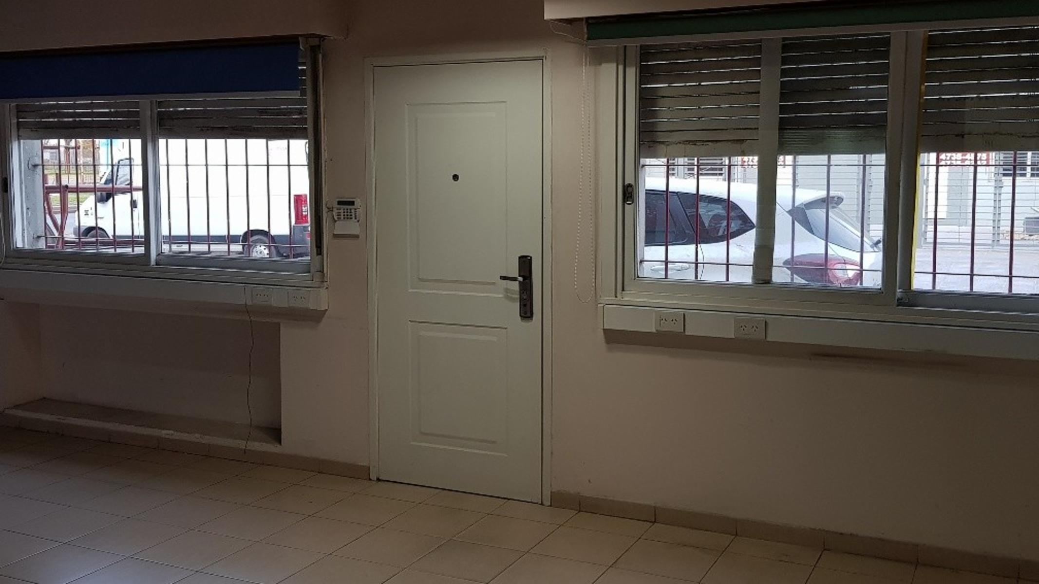 VENTA, 2 GALPONES EN MUY BUENA ZONA DE V. BALLESTER — foto 6