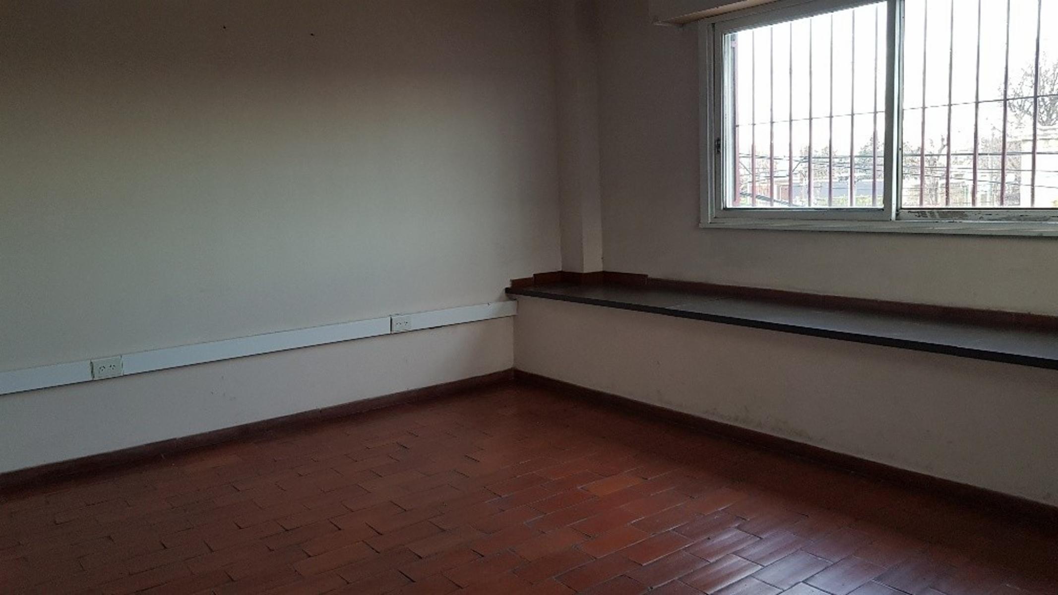 VENTA, 2 GALPONES EN MUY BUENA ZONA DE V. BALLESTER — foto 9