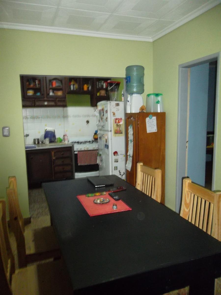 VENTA CASA MULTIFAMILIAR CON JARDIN Y COCHERA, V. BALLESTER — foto 6