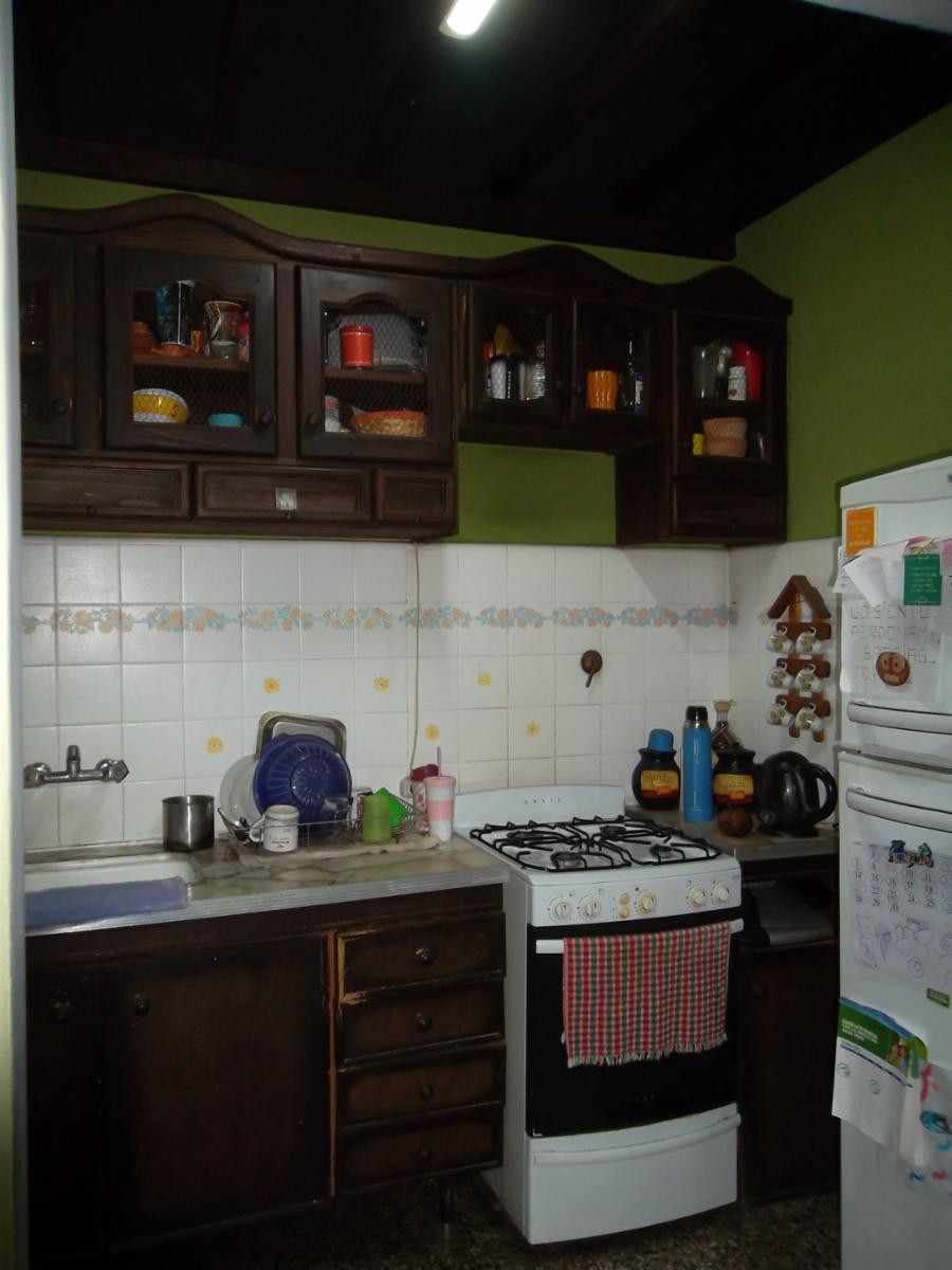 VENTA CASA MULTIFAMILIAR CON JARDIN Y COCHERA, V. BALLESTER — foto 8