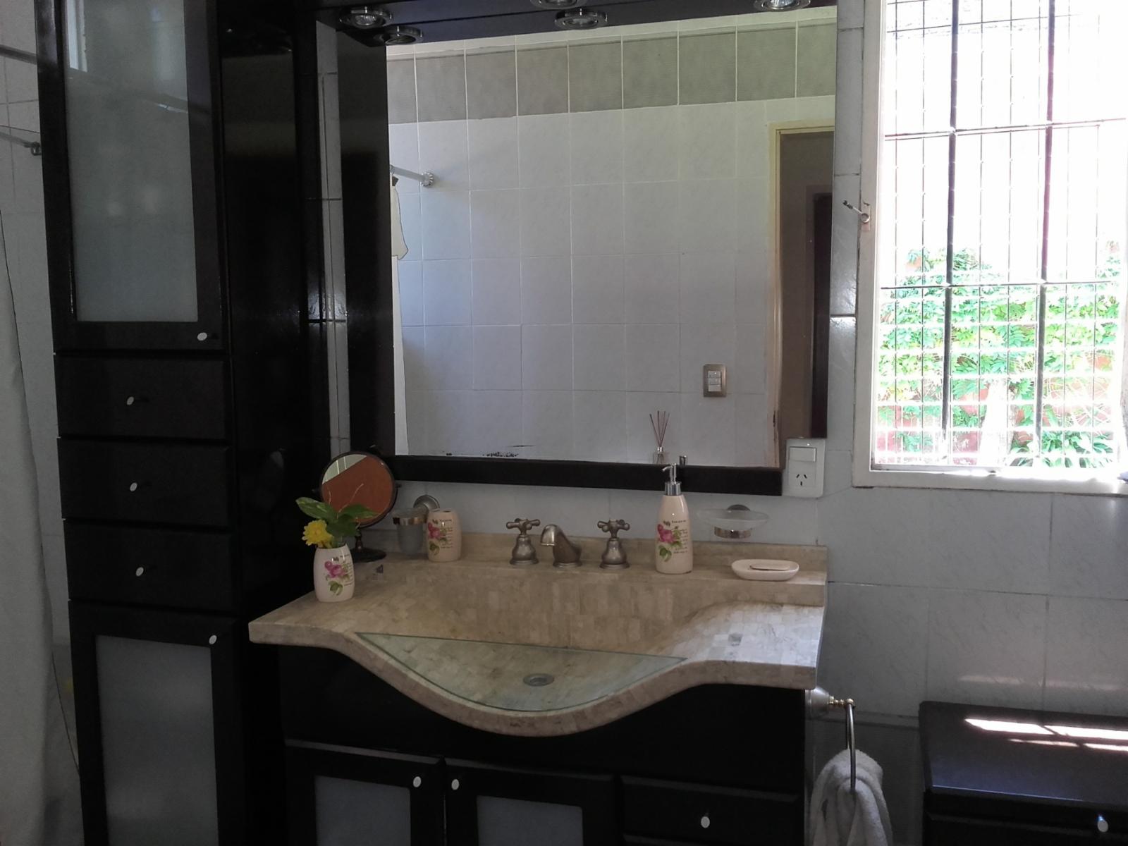 EXCELENTE CASA EN VENTA, 4 AMBIENTES, V. BALLESTER — foto 6