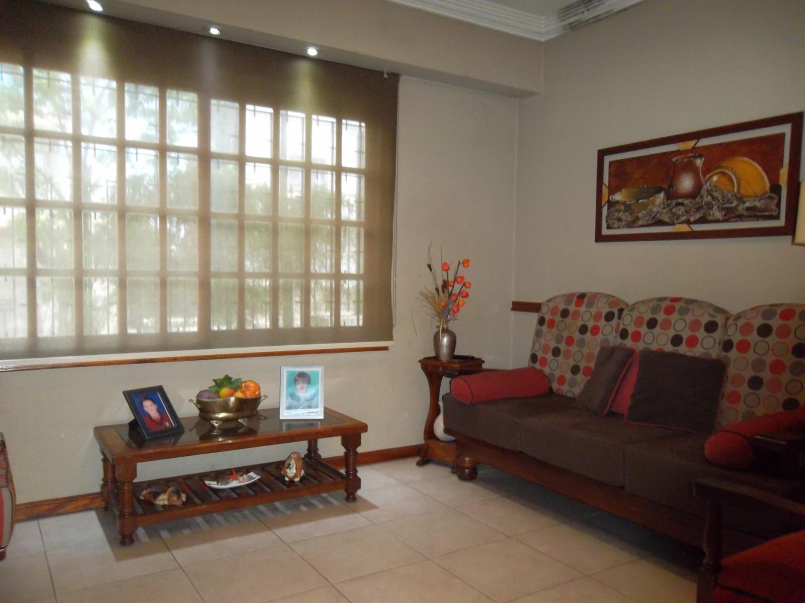 VENTA HERMOSA CASA EN LOTE PROPIO 4 AMBIENTES CON GARAGE, CHILAVERT — foto 2