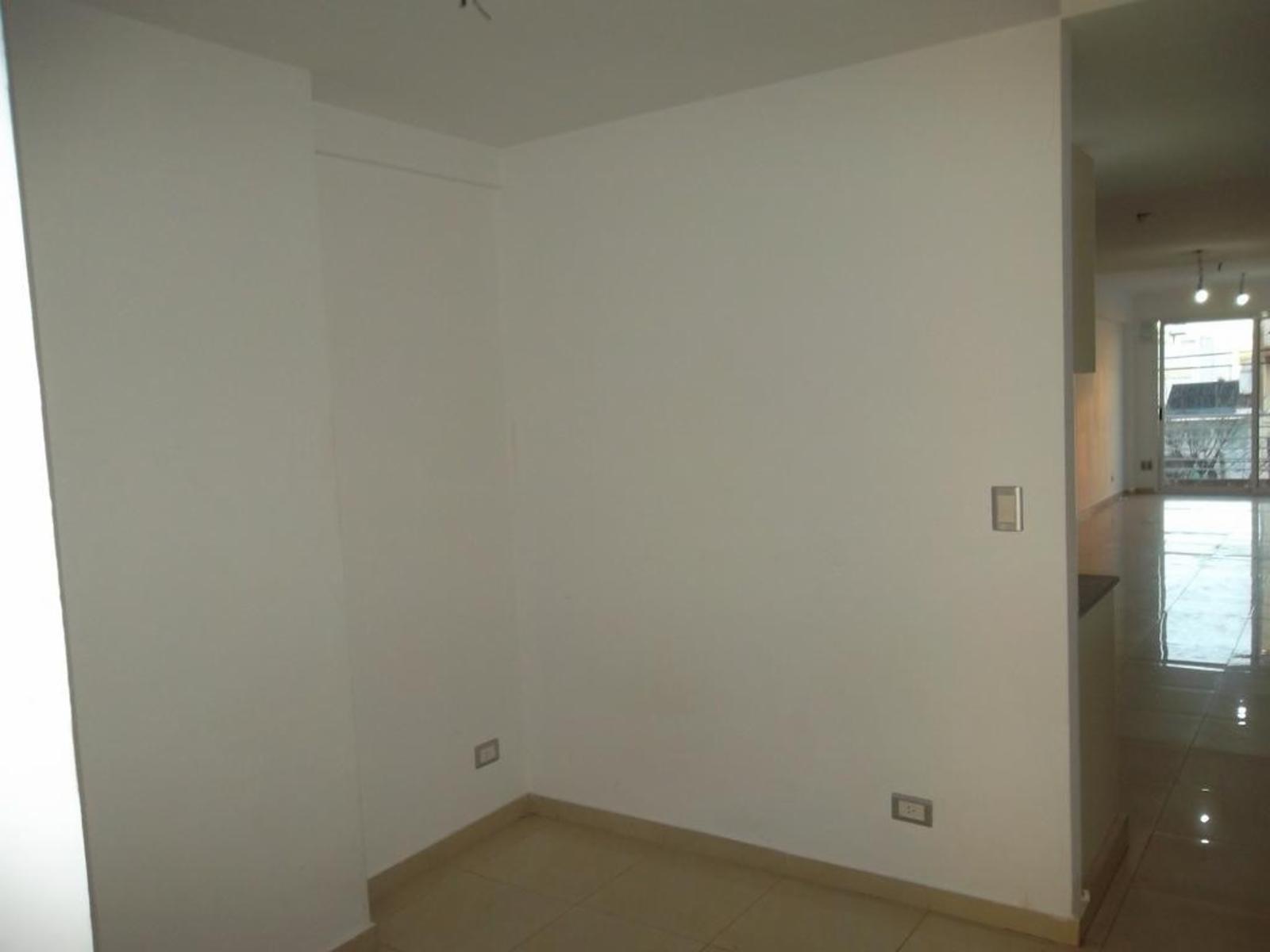 HERMOSO DPTO 2 AMBIENTES EN ZONA CHILAVERT