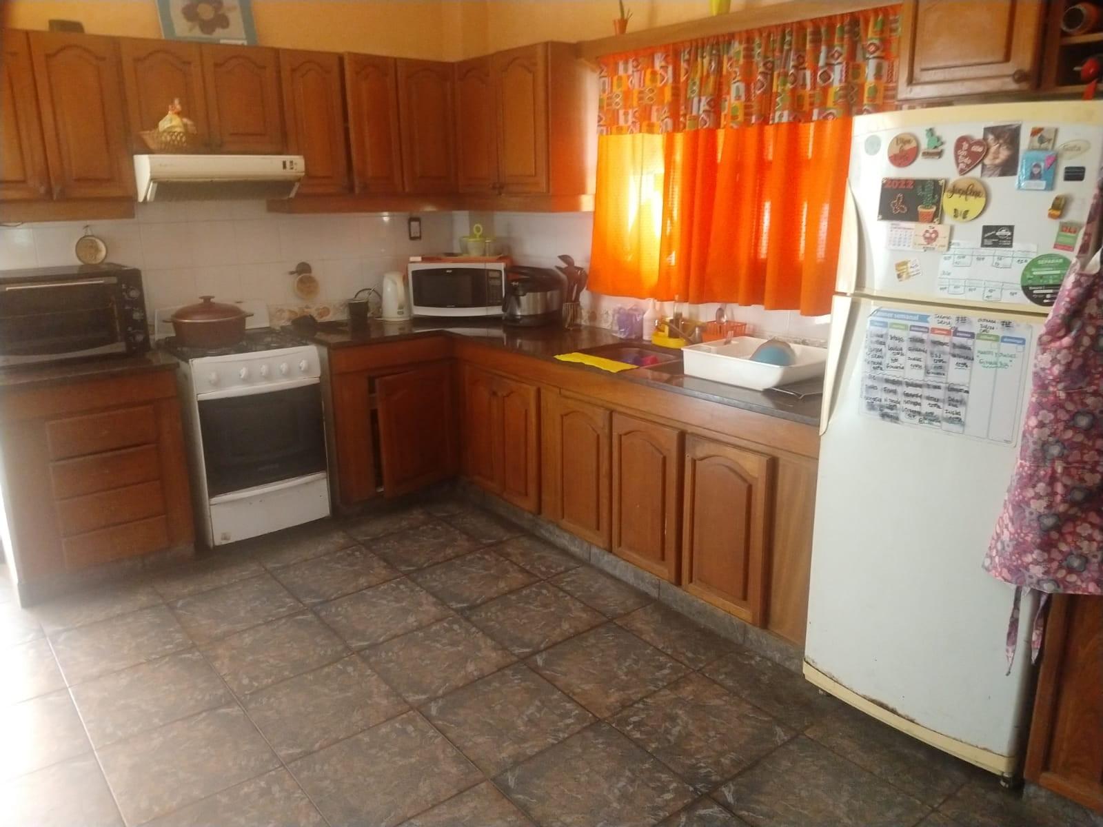 VENTA HERMOSA CASA 3 AMBIENTES, VILLA BALLESTER