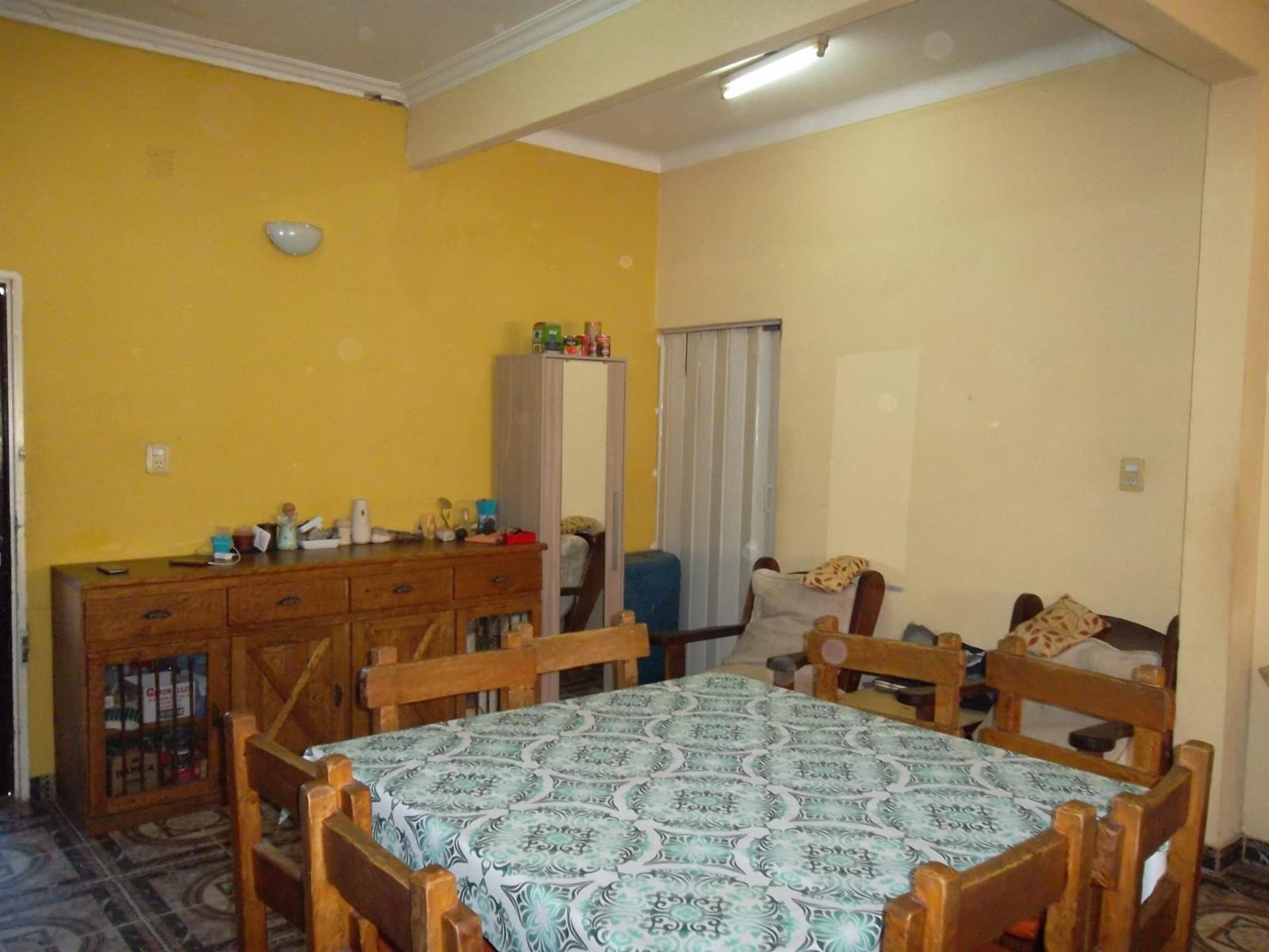 VENTA DE CASA CUATRO AMB. SOBRE LOTE PROPIO, ZONA JOSE LEON SUAREZ — foto 3