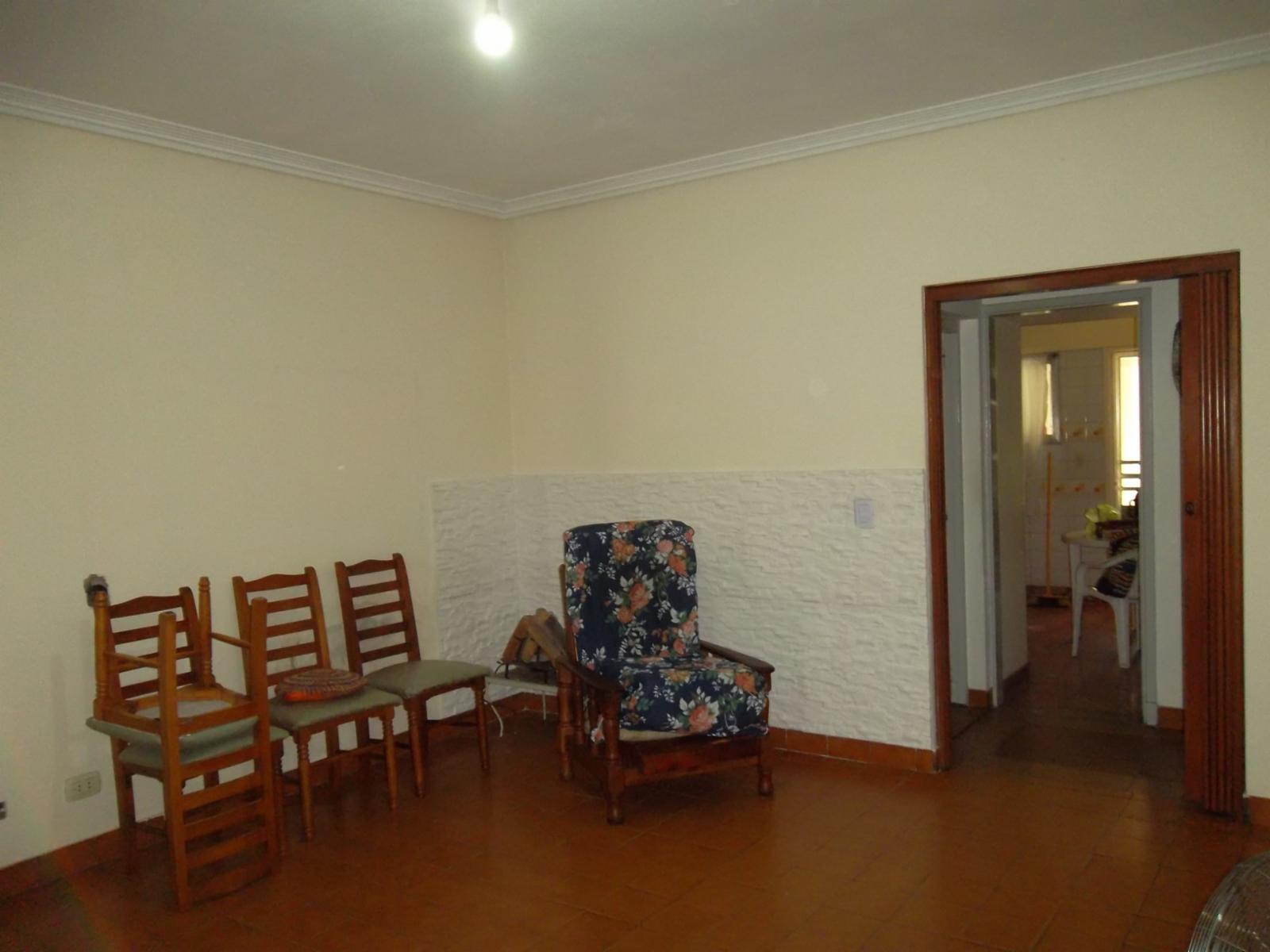VENTA DE CASA MULTIFAMILIAR DE CUATRO AMB. Y FONDO LIBRE ZONA CHILAVERT — foto 2