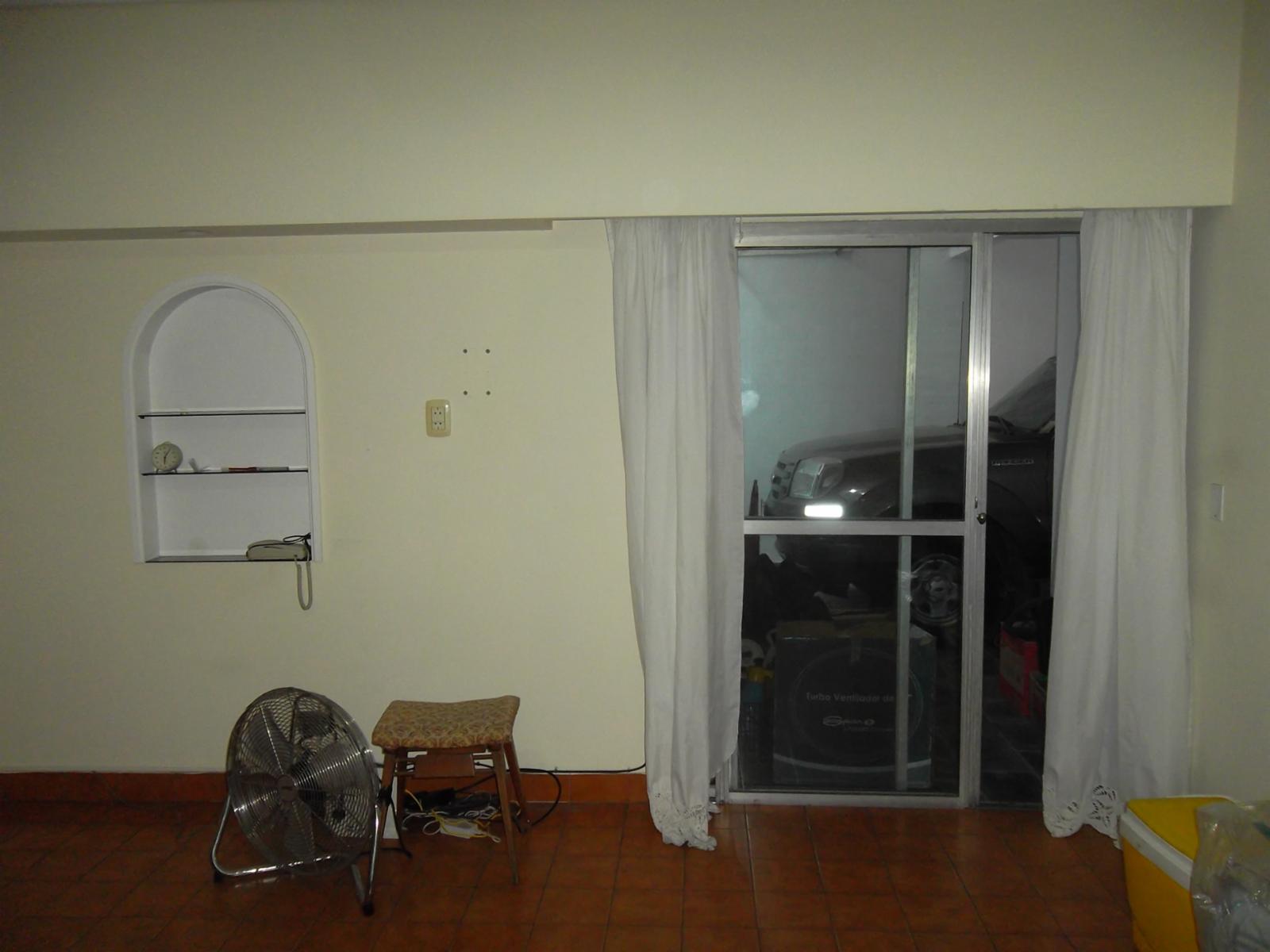 VENTA DE CASA MULTIFAMILIAR DE CUATRO AMB. Y FONDO LIBRE ZONA CHILAVERT — foto 3
