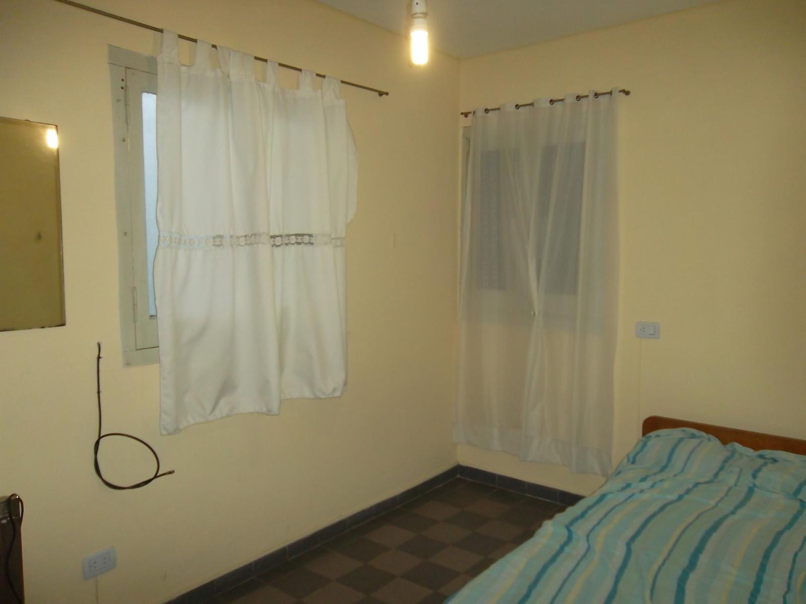 VENTA DE CASA MULTIFAMILIAR DE CUATRO AMB. Y FONDO LIBRE ZONA CHILAVERT — foto 7