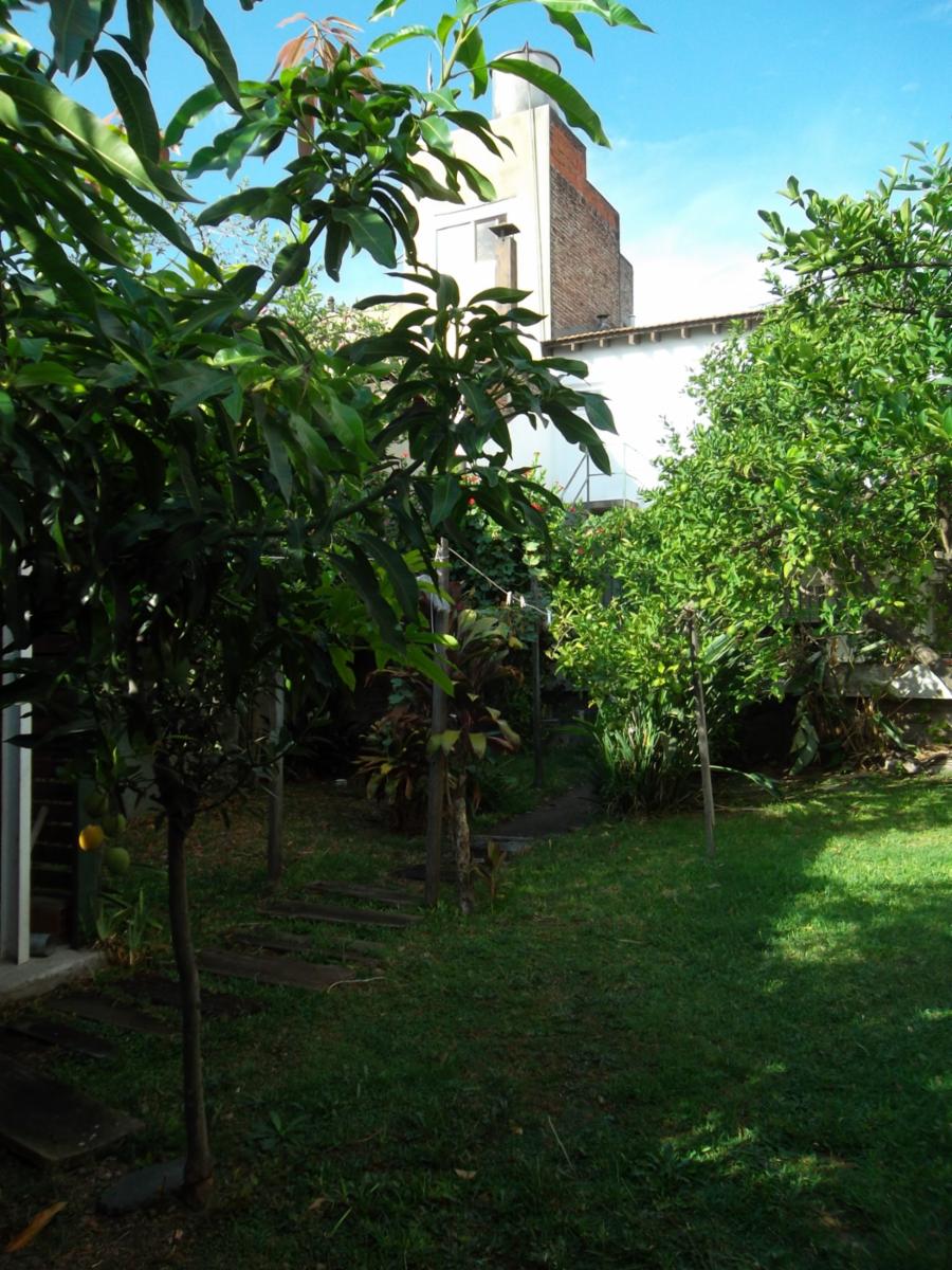 VENTA DE CASA MULTIFAMILIAR DE CUATRO AMB. Y FONDO LIBRE ZONA CHILAVERT — foto 12