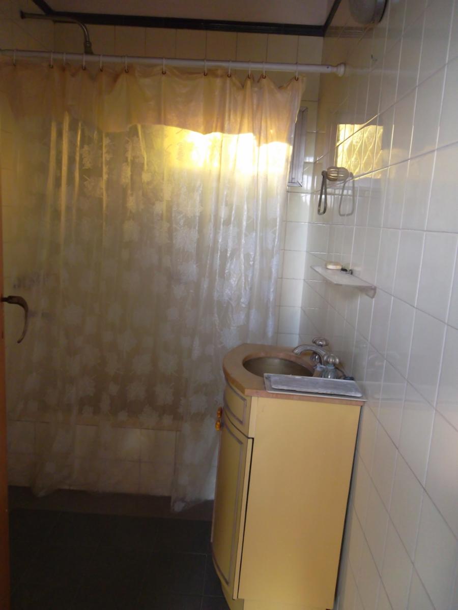 VENTA DE CASA MULTIFAMILIAR DE CUATRO AMB. Y FONDO LIBRE ZONA CHILAVERT — foto 14