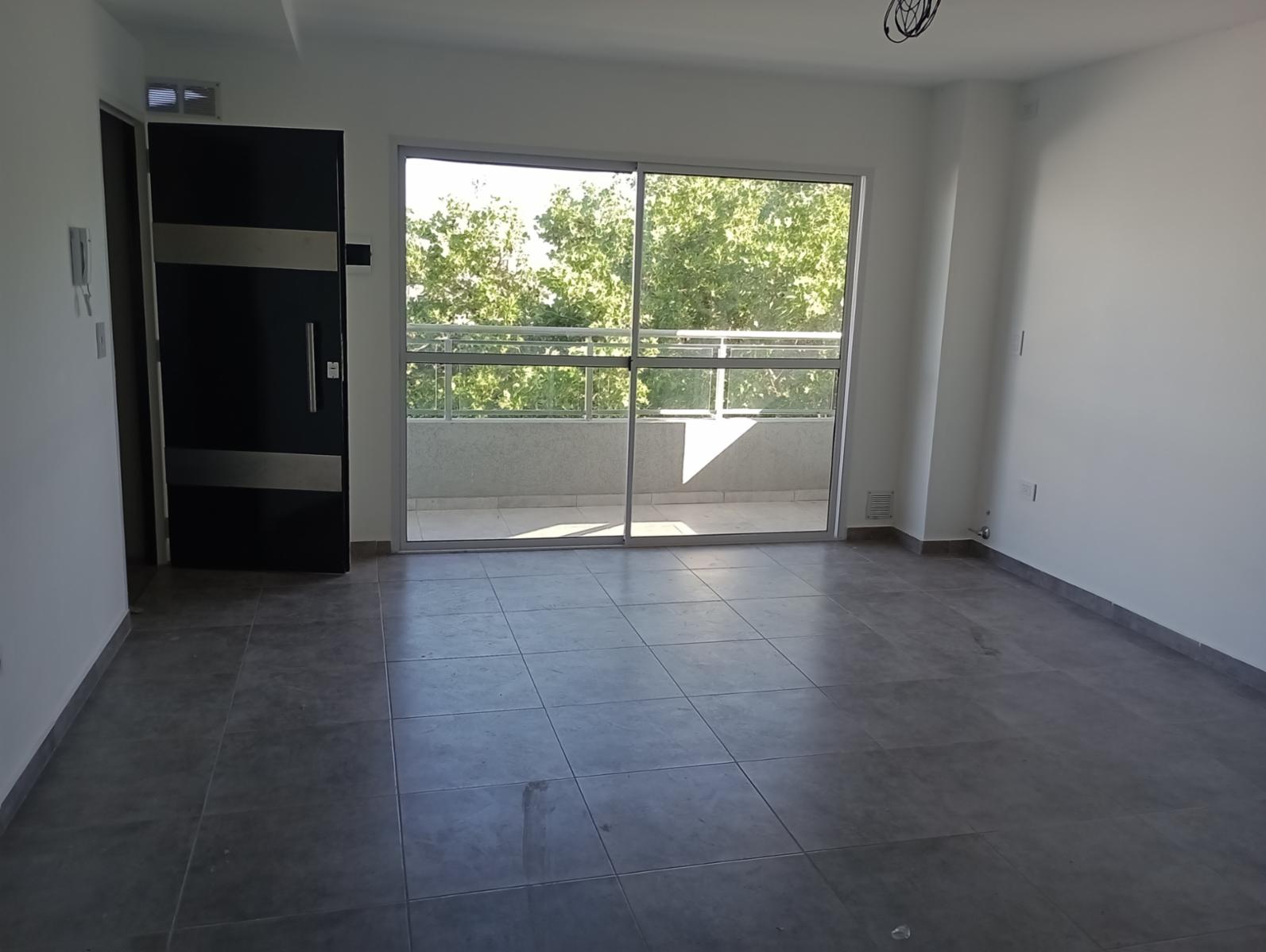 VENTA DPTO DE TRES AMB A ESTRENAR