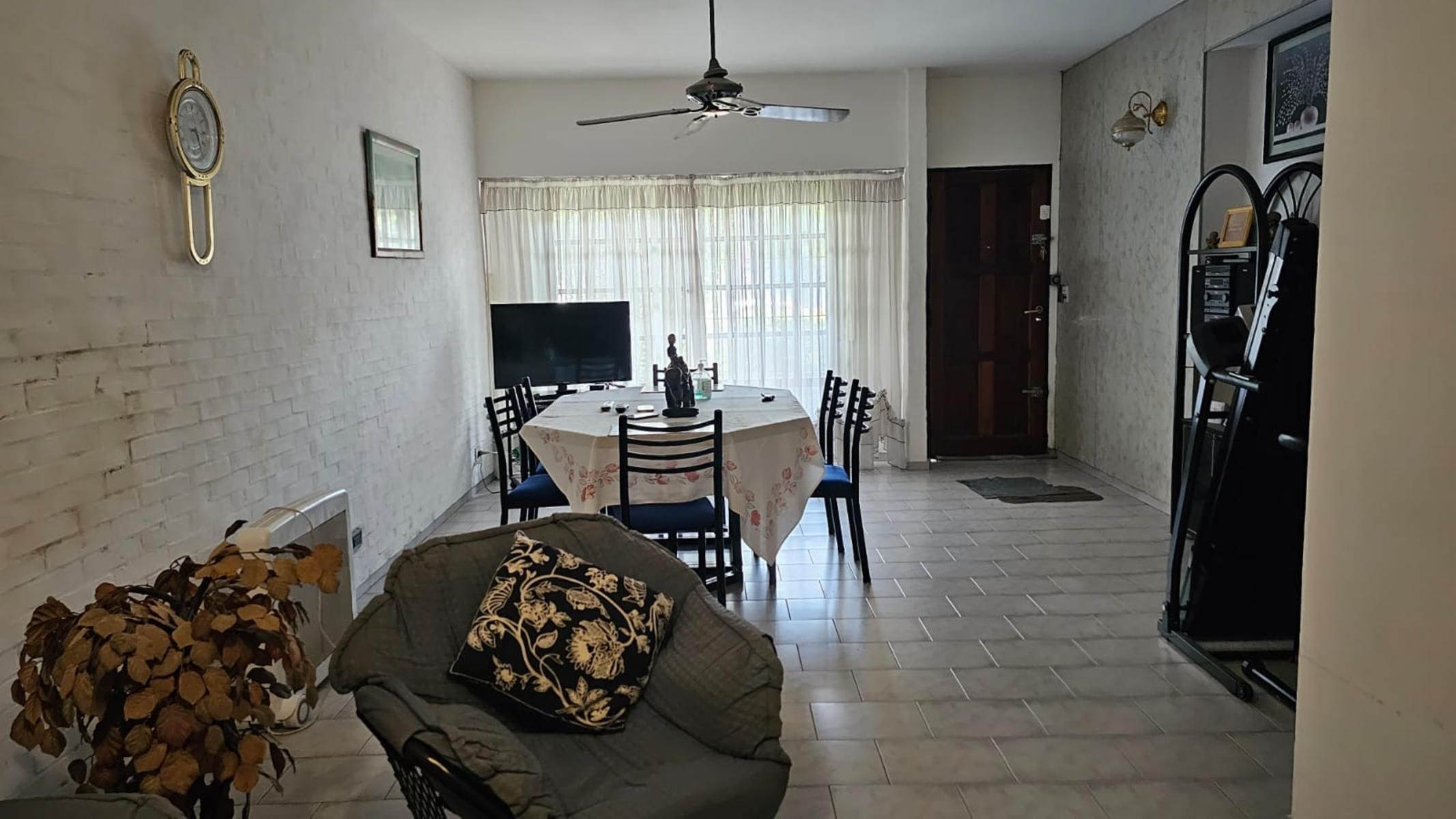 VENTA DE CASA CUATRO AMB, ZONA VILLA BALLESTER — foto 2