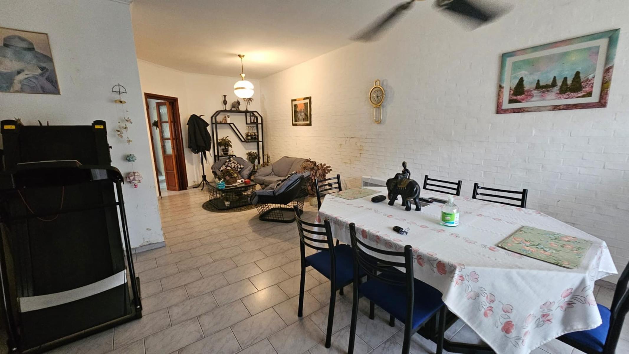 VENTA DE CASA CUATRO AMB, ZONA VILLA BALLESTER — foto 4