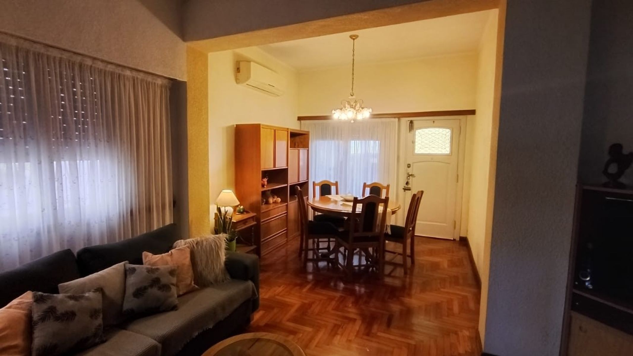 VENTA DE CASA TRES AMB CON COCHERA — foto 2