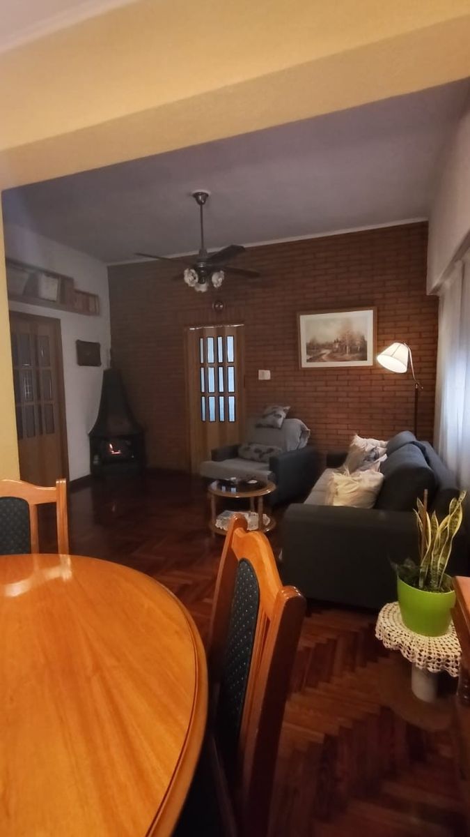 VENTA DE CASA TRES AMB CON COCHERA — foto 3