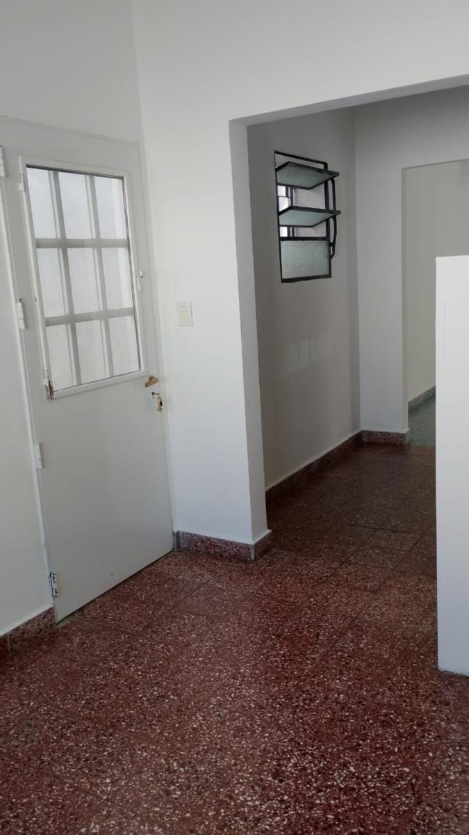ALQUILER CASA DE TRES AMB. - 2
