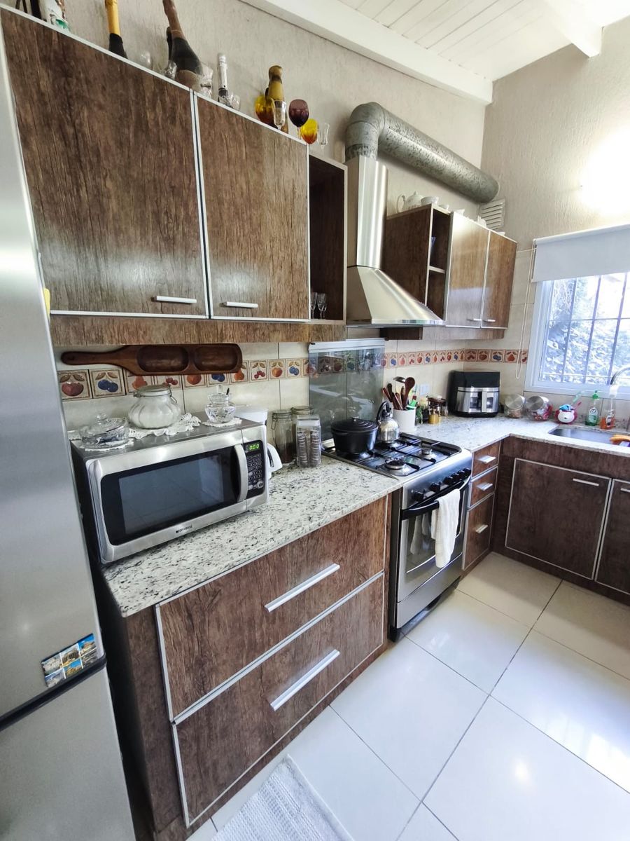 VENTA DE HERMOSA CASA DE CUATRO AMB. — foto 3