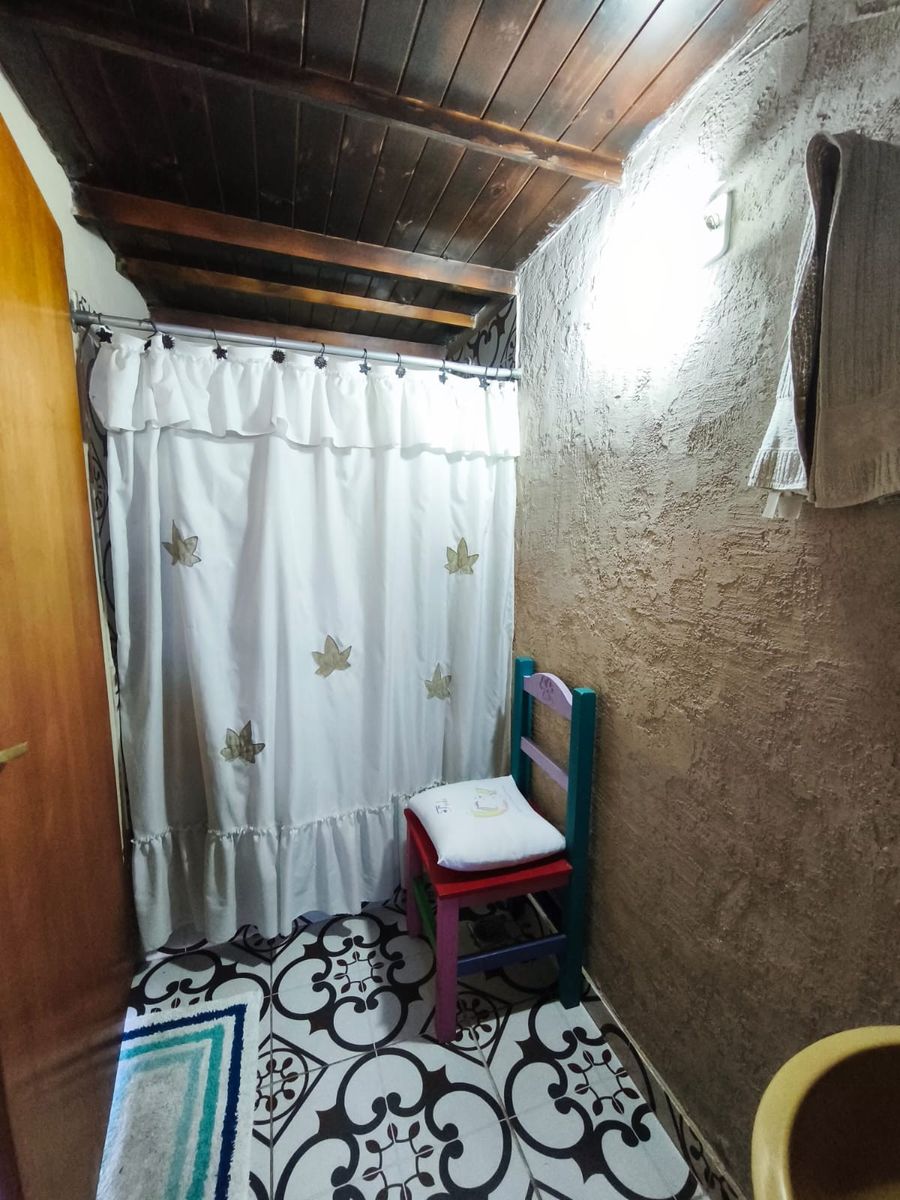 VENTA DE HERMOSA CASA DE CUATRO AMB. — foto 4