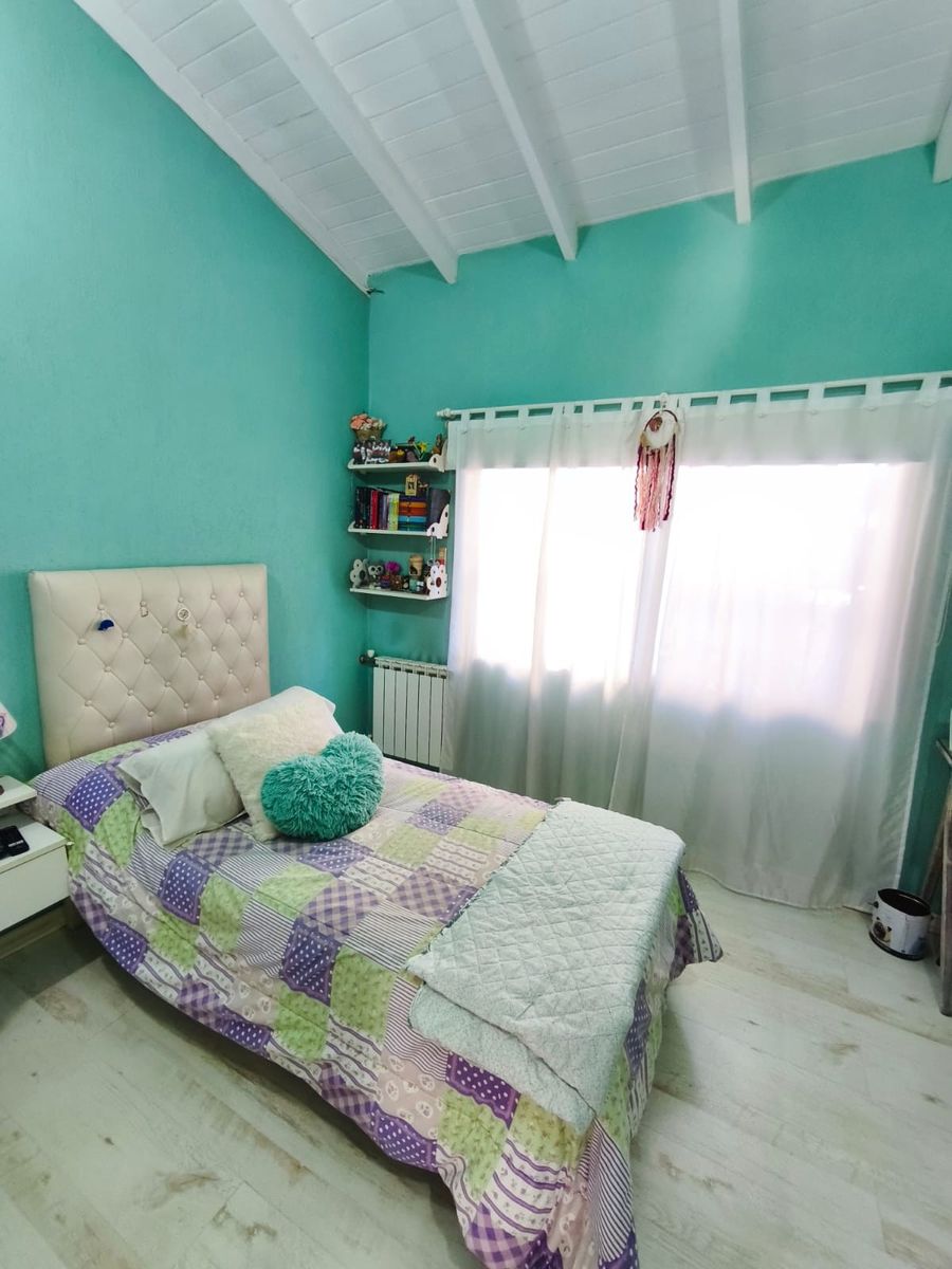 VENTA DE HERMOSA CASA DE CUATRO AMB. — foto 6