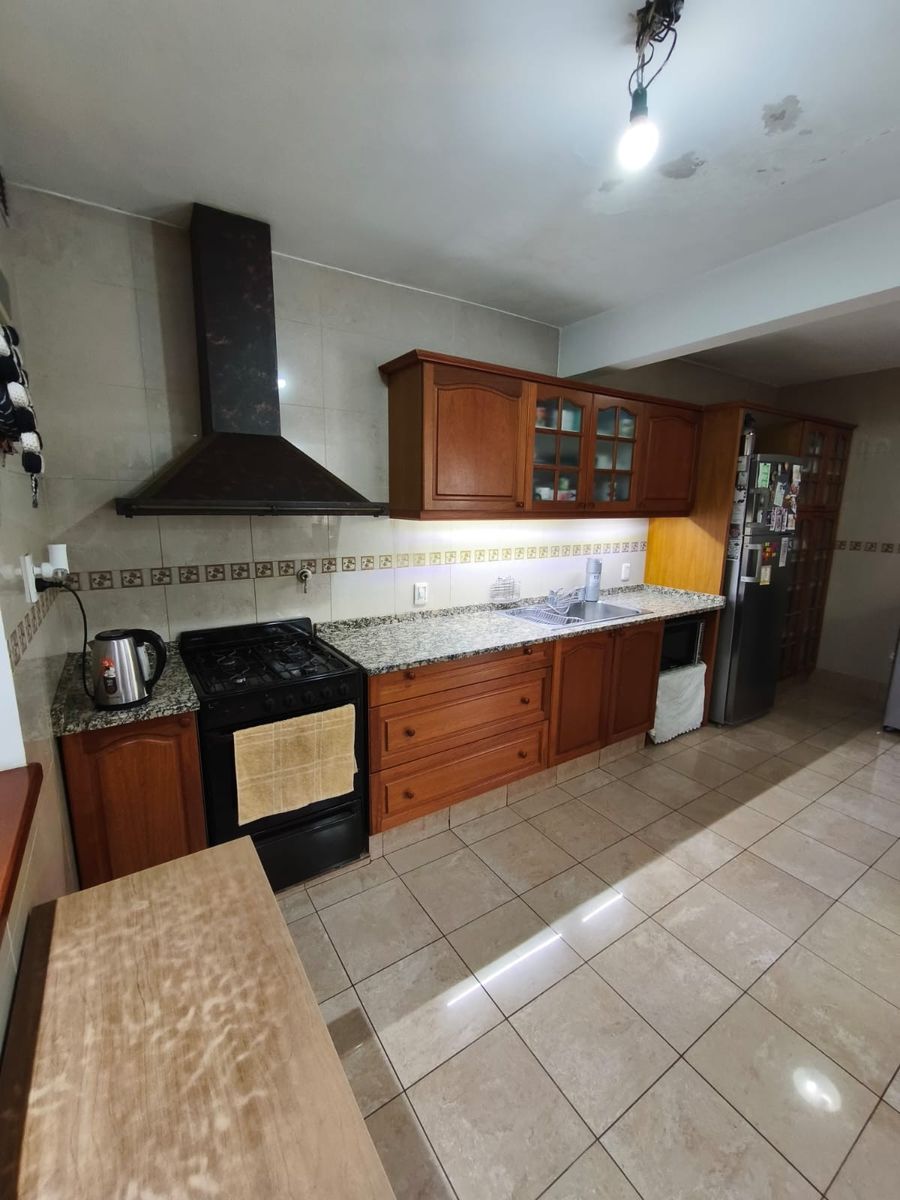 VENTA DE CASA CUATRO AMB. — foto 5