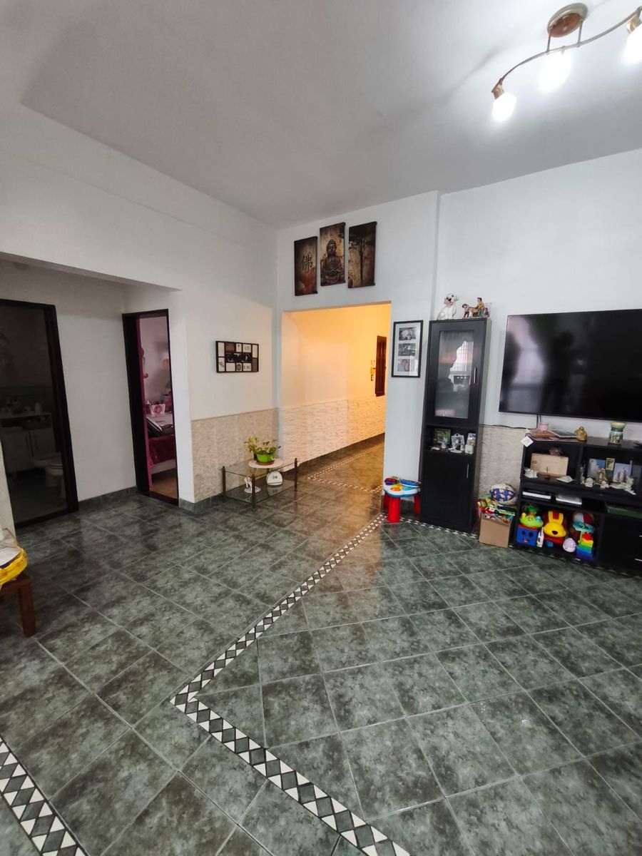 VENTA DE CASA CUATRO AMB. — foto 6