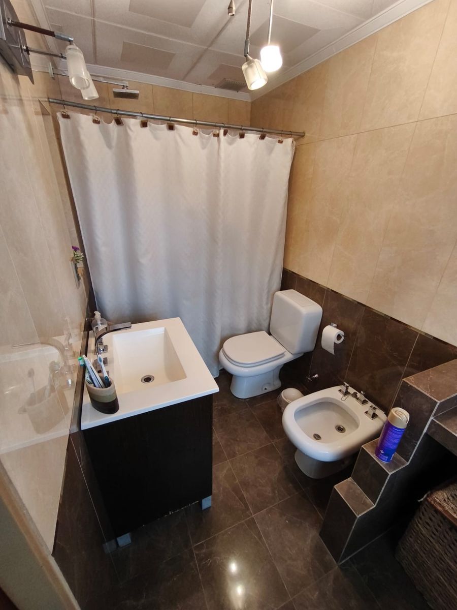 VENTA DE CASA CUATRO AMB. — foto 7