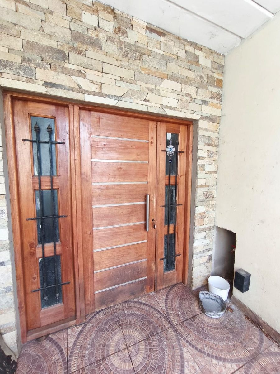 VENTA DE CASA CINCO AMB.