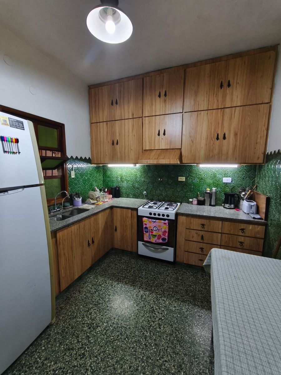 VENTA CASA MUY AMPLIA DE CUATRO AMB. — foto 3