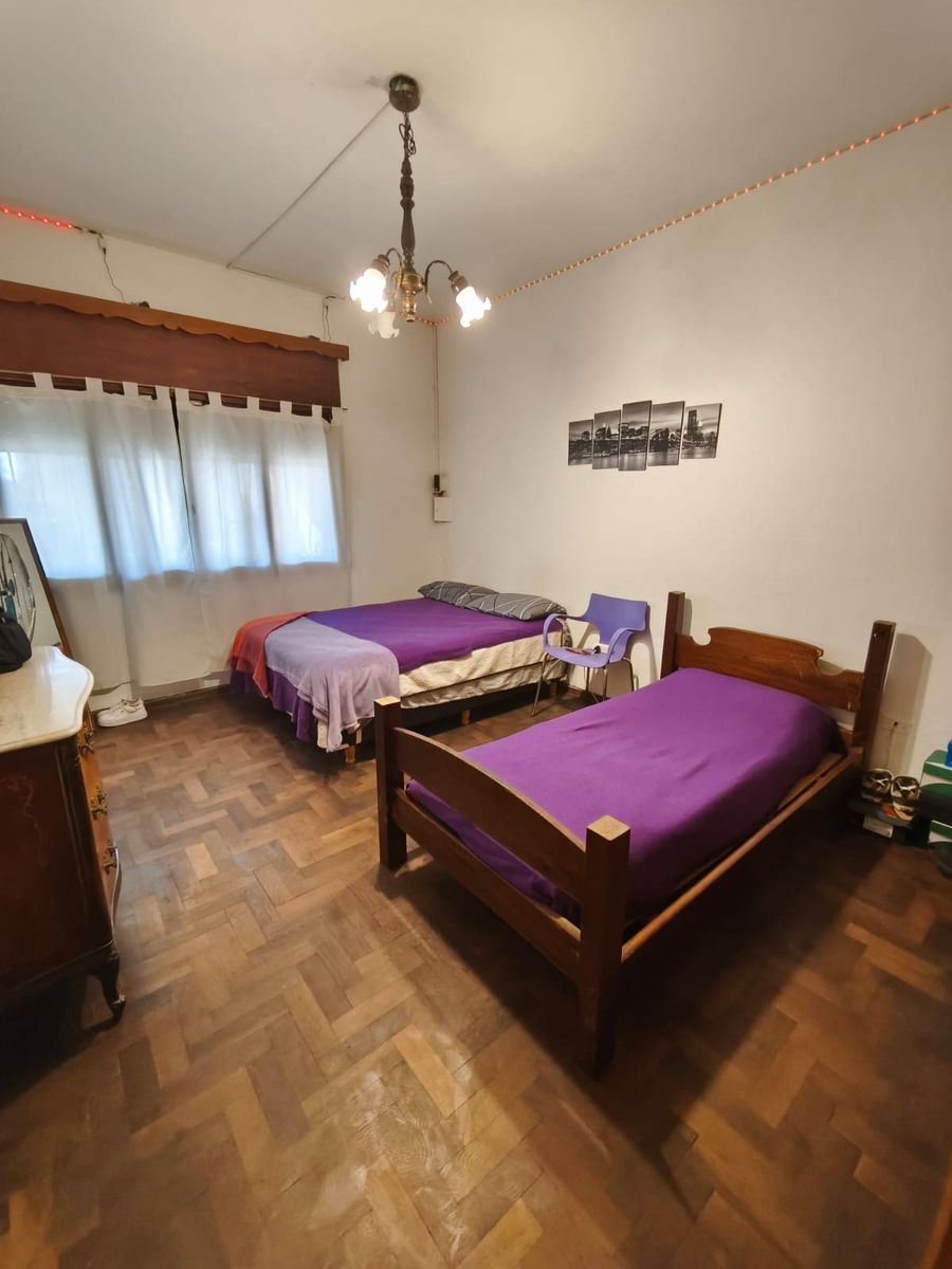 VENTA CASA MUY AMPLIA DE CUATRO AMB. — foto 4