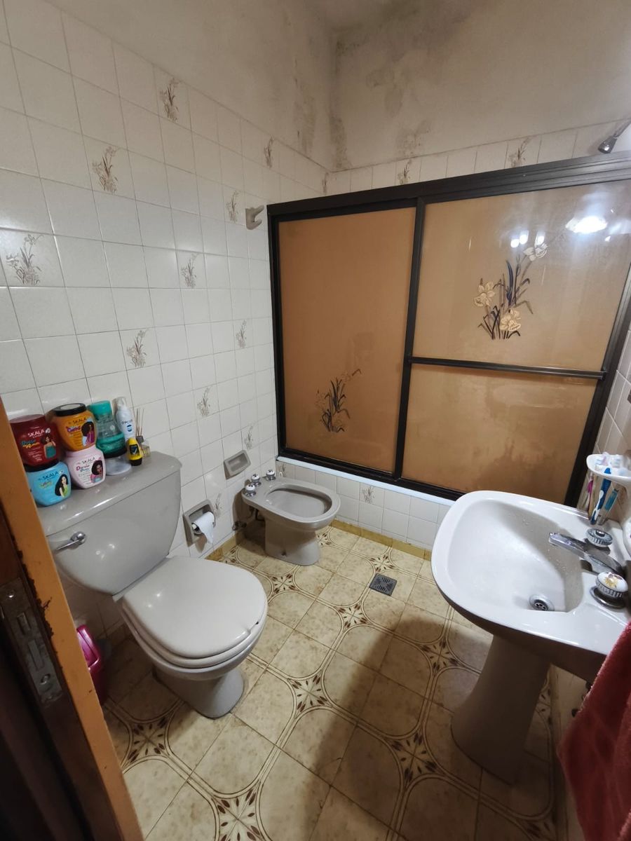 VENTA CASA MUY AMPLIA DE CUATRO AMB. — foto 6