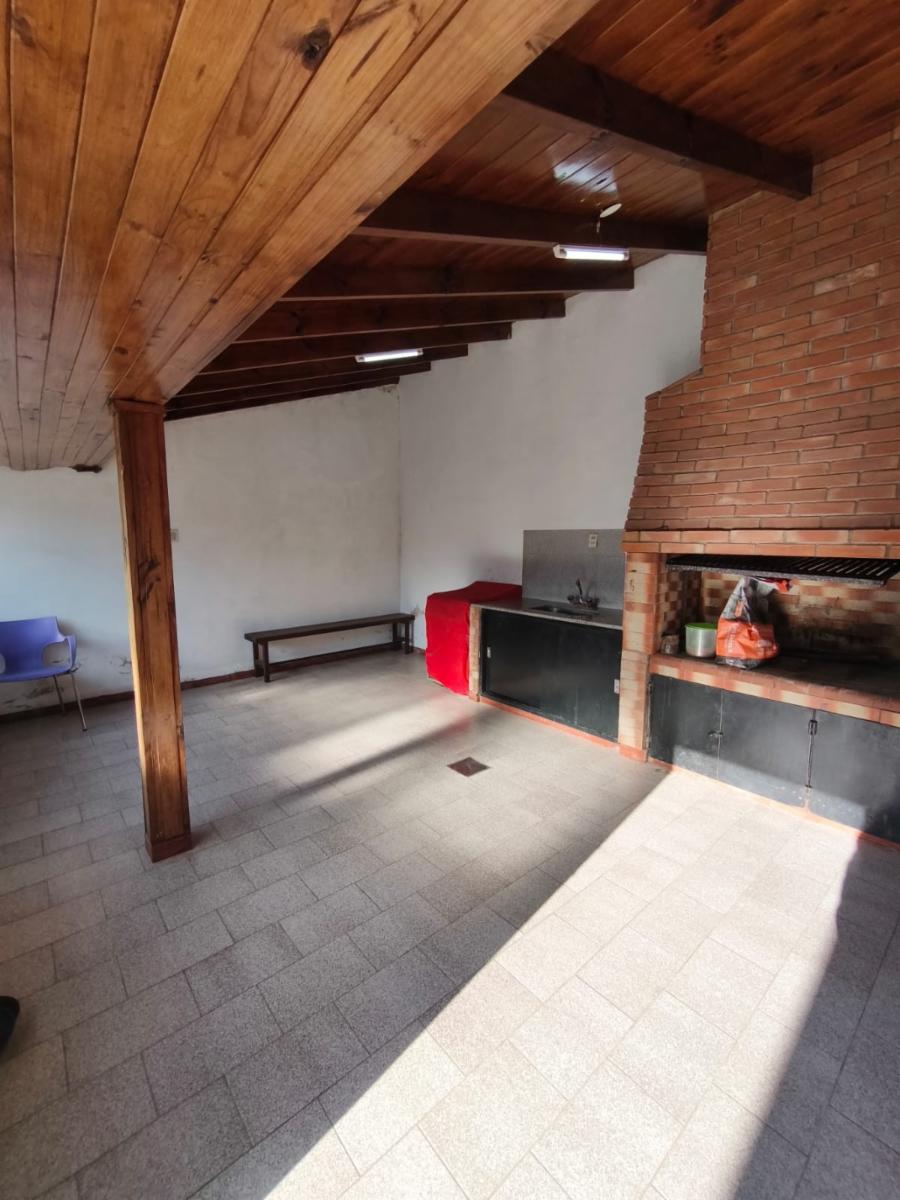 VENTA CASA MUY AMPLIA DE CUATRO AMB. — foto 8