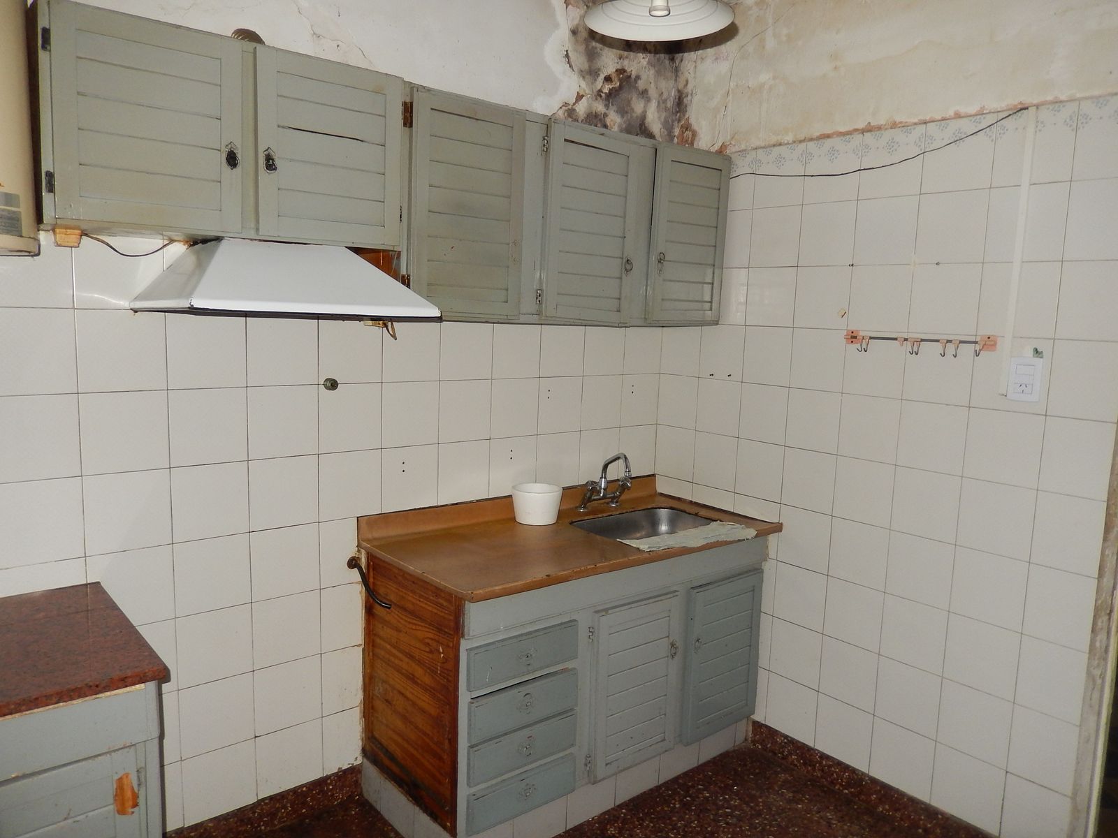 VENTA CASA DE TRES AMB. CON COCHERA — foto 3