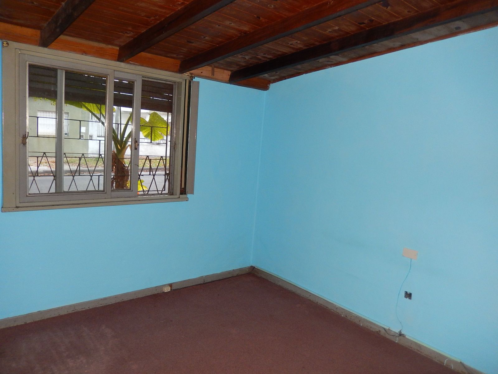 VENTA CASA DE TRES AMB. CON COCHERA — foto 5